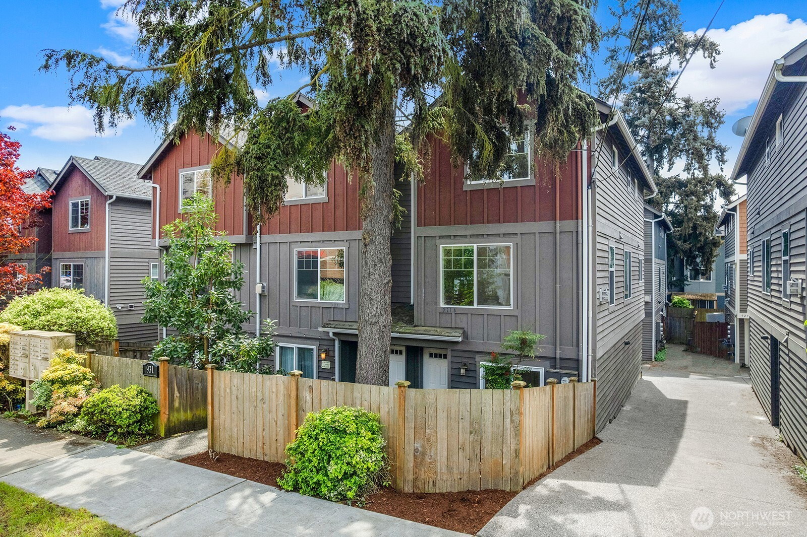 931 A N 97th Street, Seattle, WA 98103