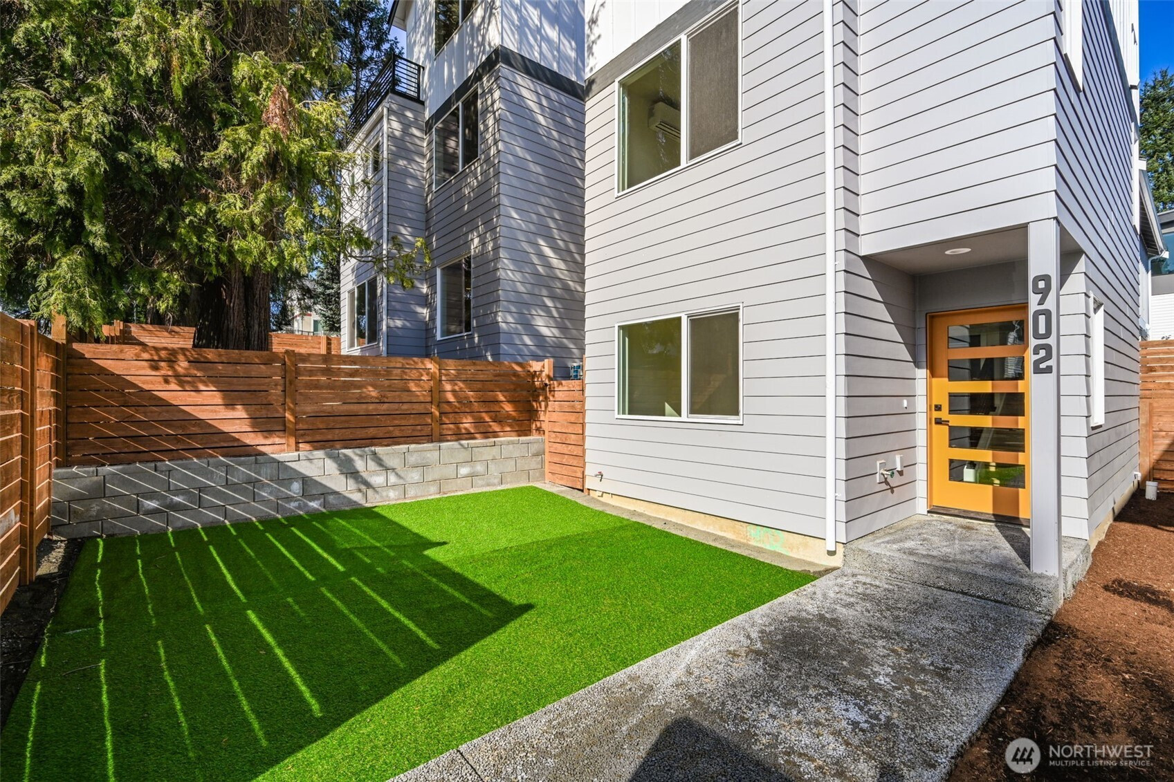 902 N 107th Street, Seattle, WA 98133