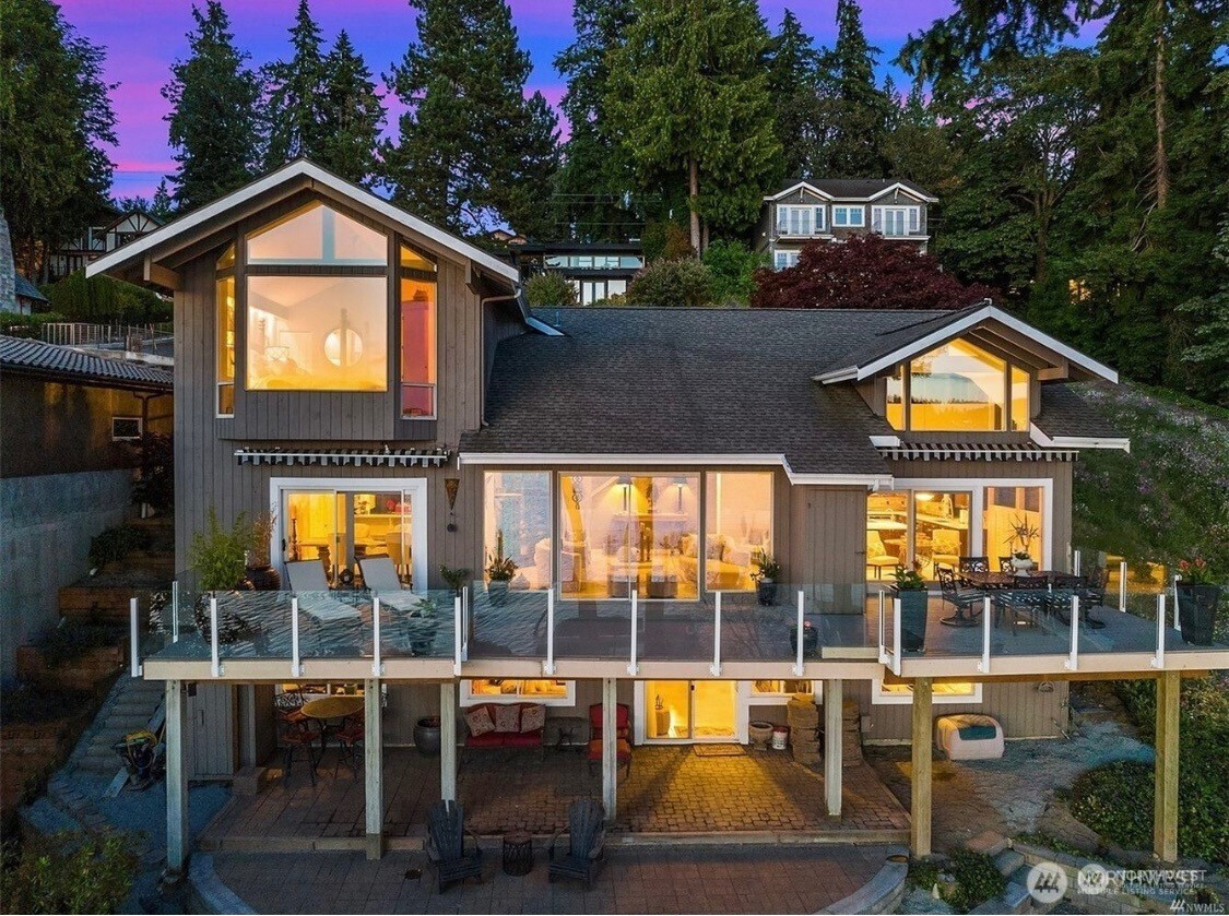 16035 Inglewood Road NE, Kenmore, WA 98028