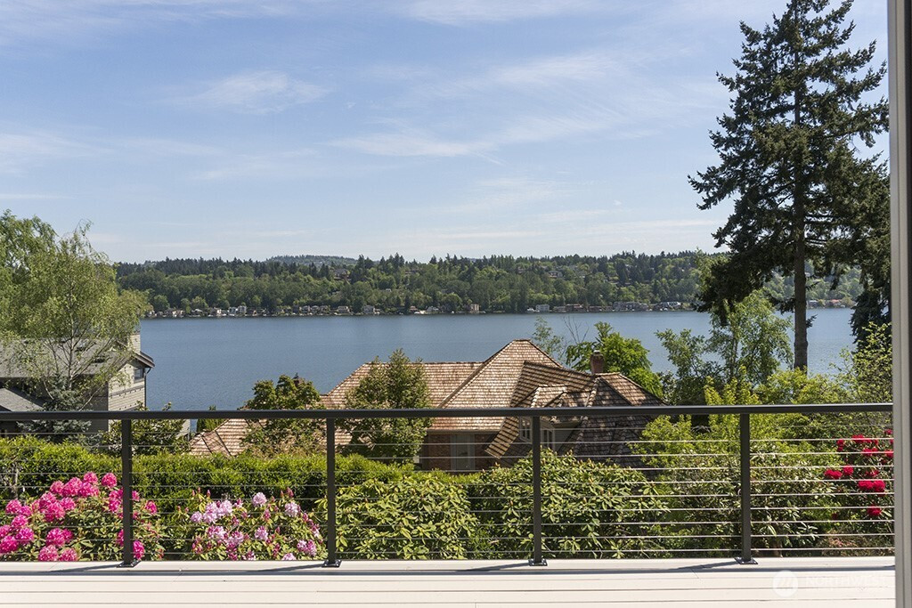 6240 E Mercer Way, Mercer Island, WA 98040