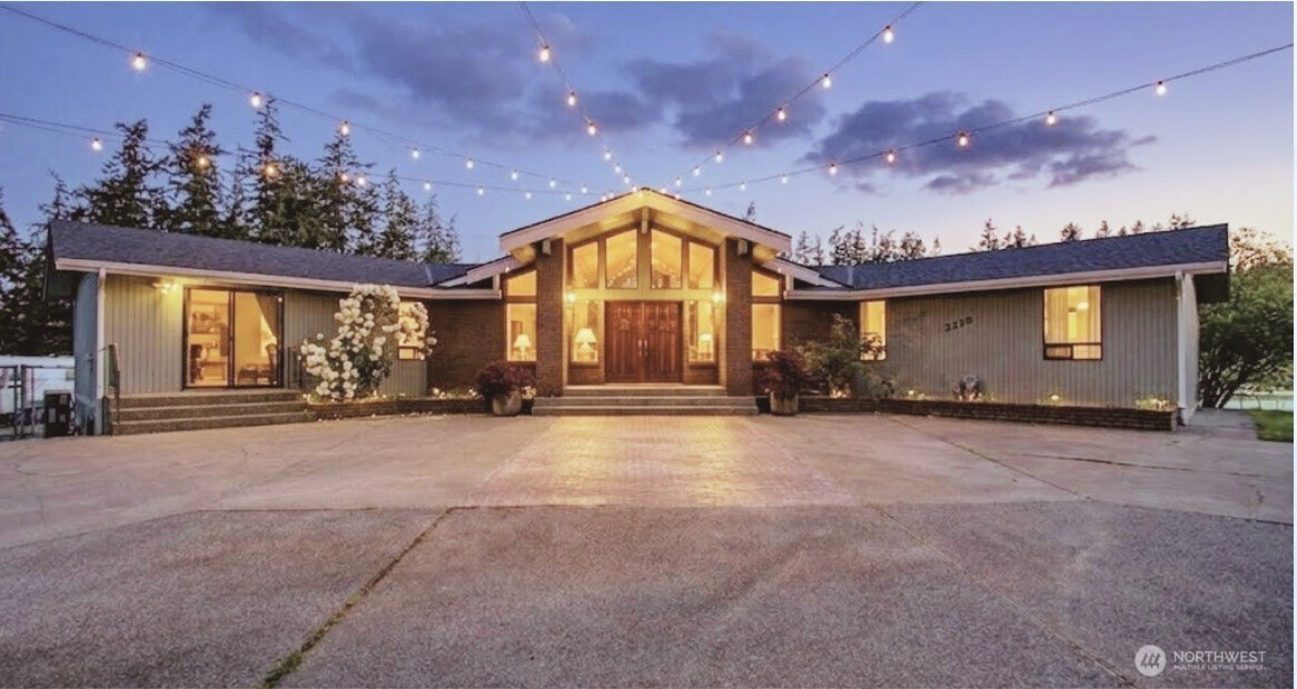2259 Happy Valley Road, Oak Harbor, WA 98277