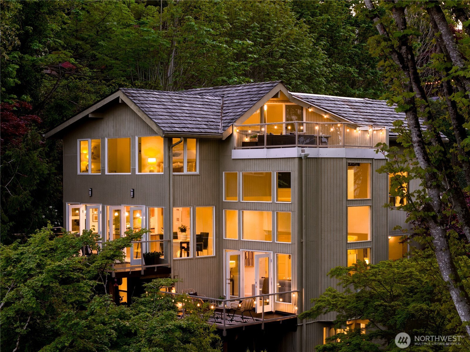 4290 Shoreclub Drive, Mercer Island, WA 98040