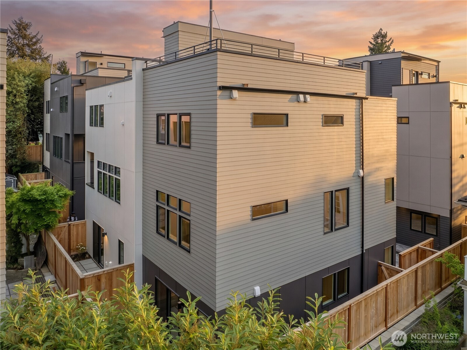 1413 B N 48th Street, Seattle, WA 98103