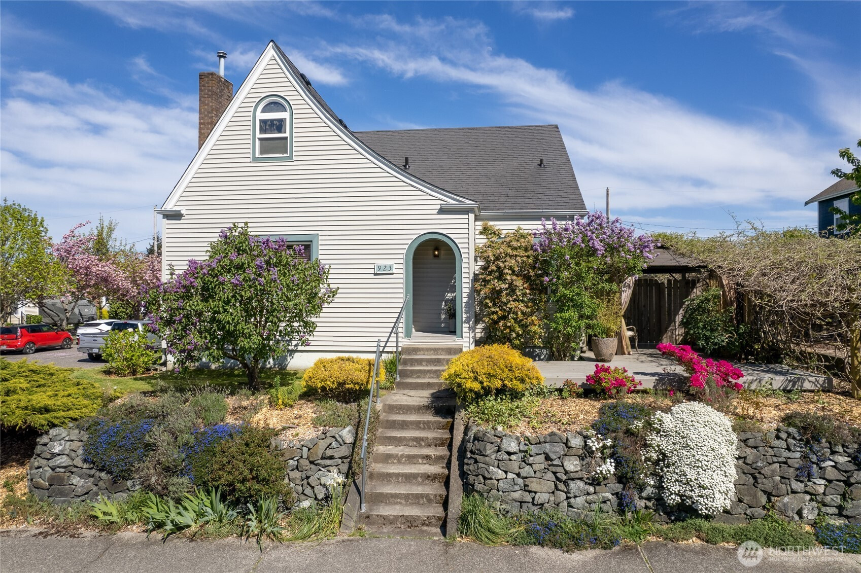 923 N Junett Street, Tacoma, WA 98406