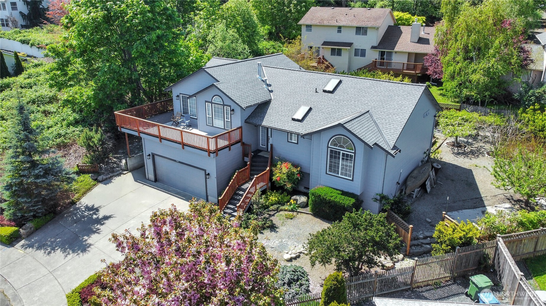 710 SW Echo Loop, Oak Harbor, WA 98277