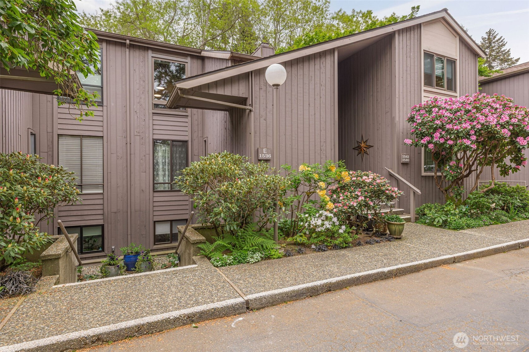 1542 NE 140th Street, Seattle, WA 98125