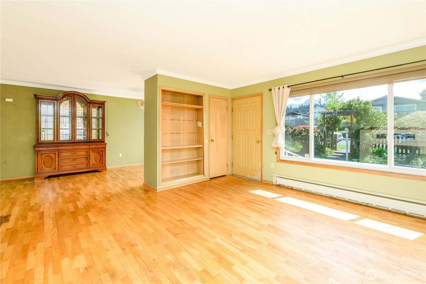 623 E 10th St, Port Angeles, WA 98362