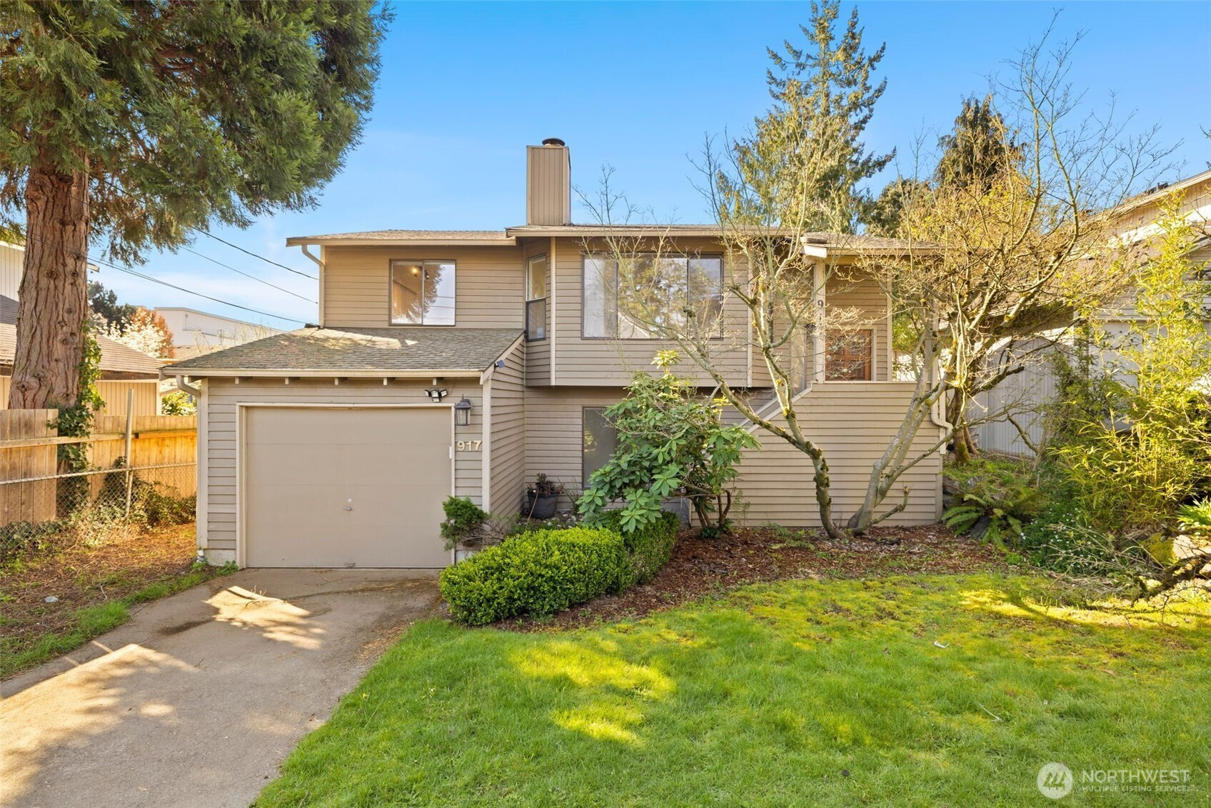 917 N 100th Street, Seattle, WA 98133