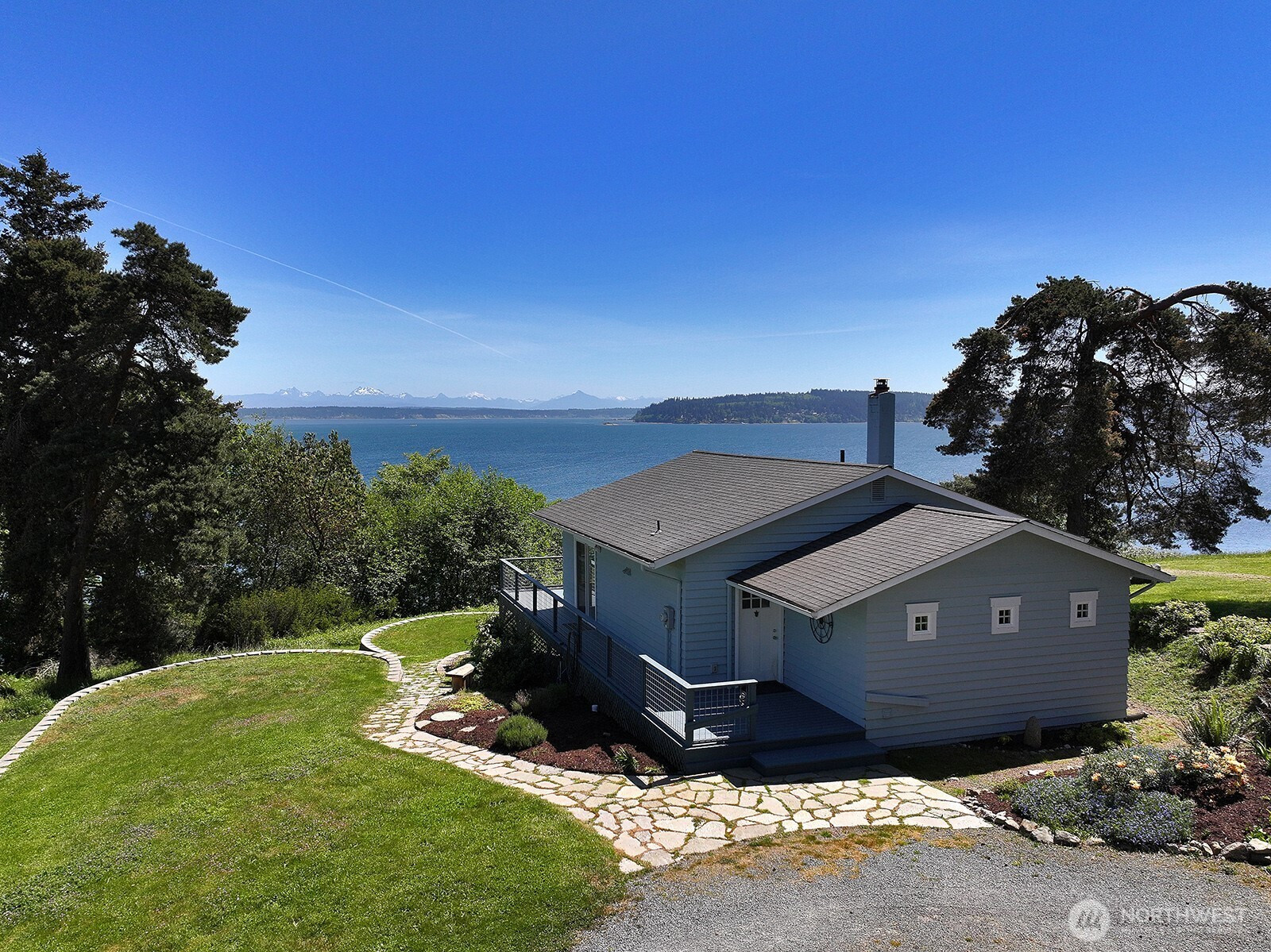 2977 North Bluff Road, Greenbank, WA 98253