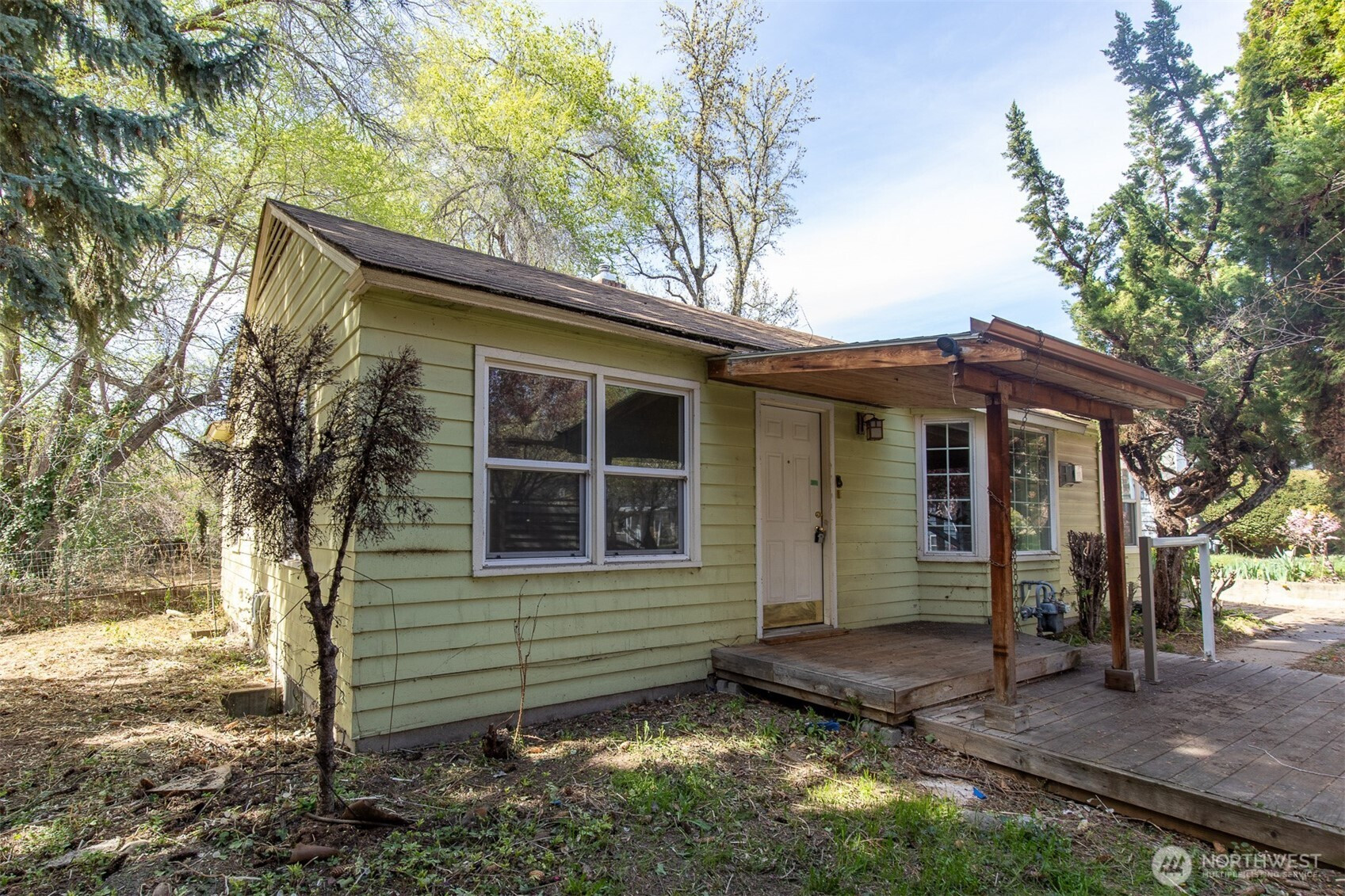 910 S 25th Avenue, Yakima, WA 98902