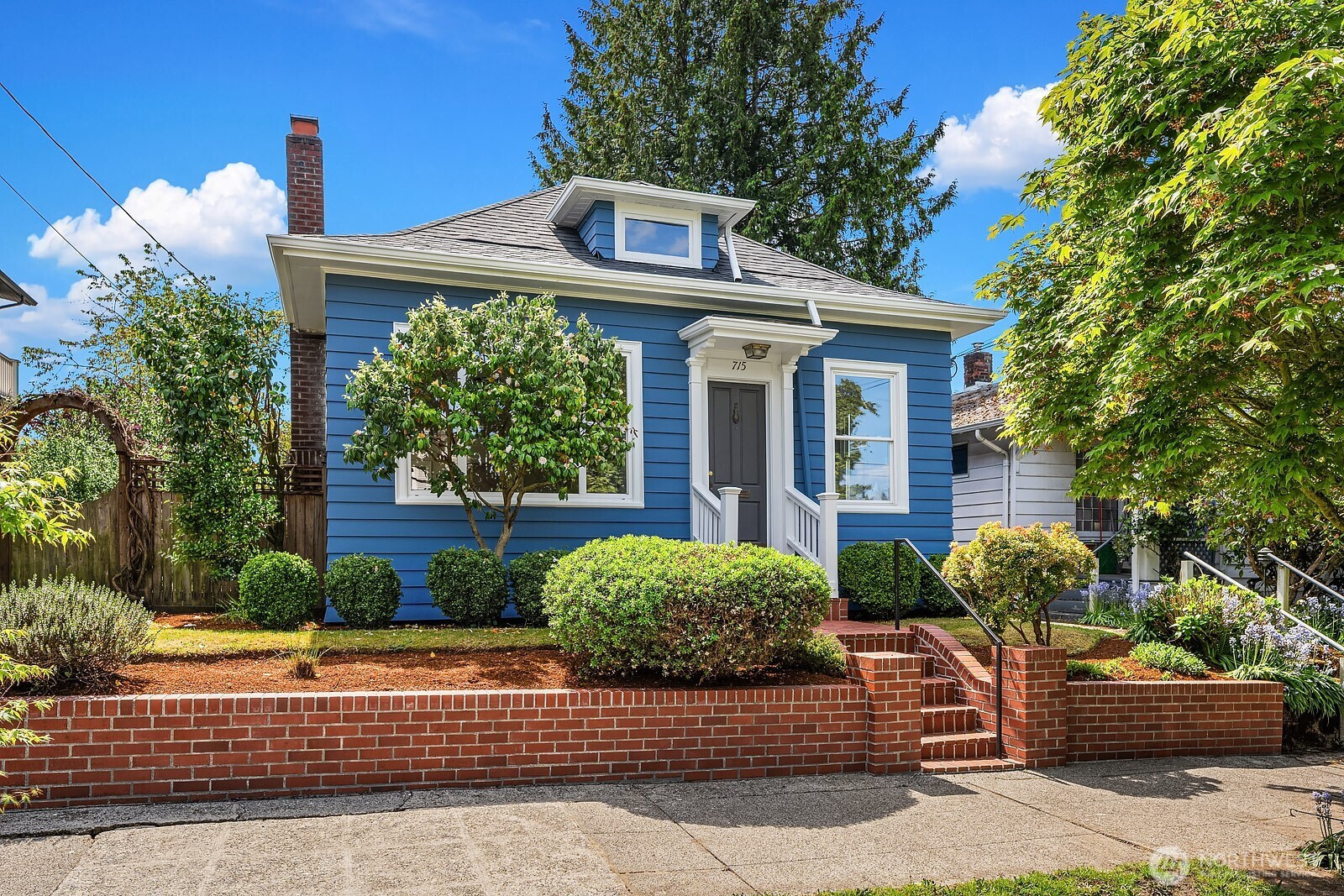 715 N 72nd Street, Seattle, WA 98103