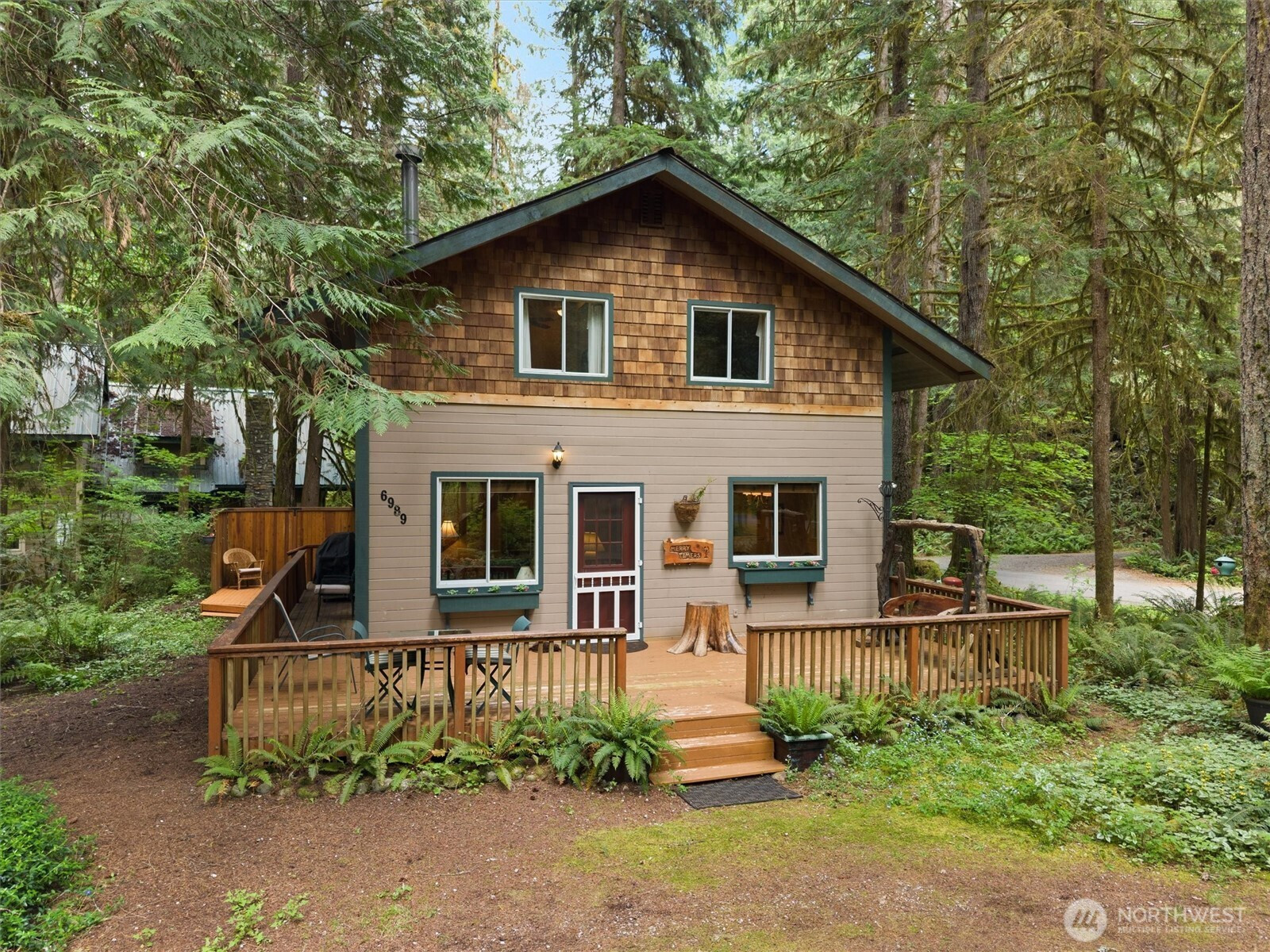 6989 Snoqualmie Place, Glacier, WA 98244