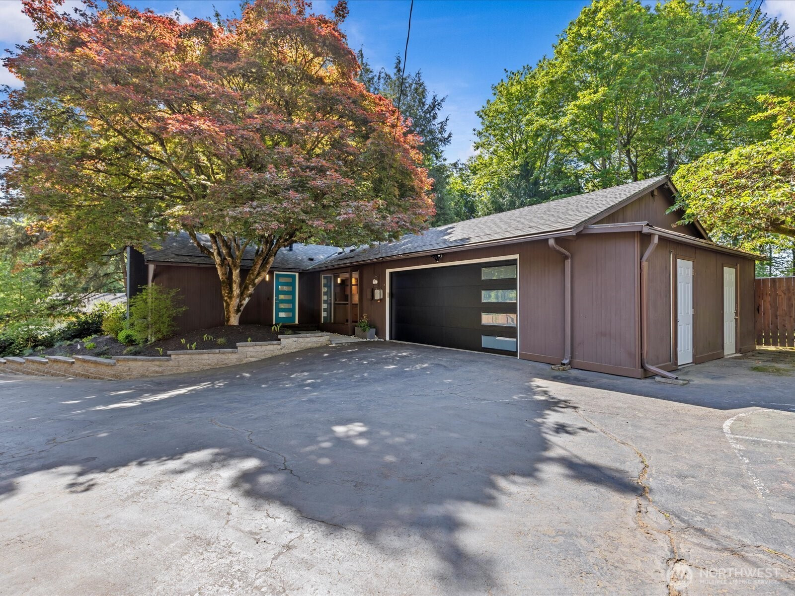 5925 NE 202nd Lane, Kenmore, WA 98208