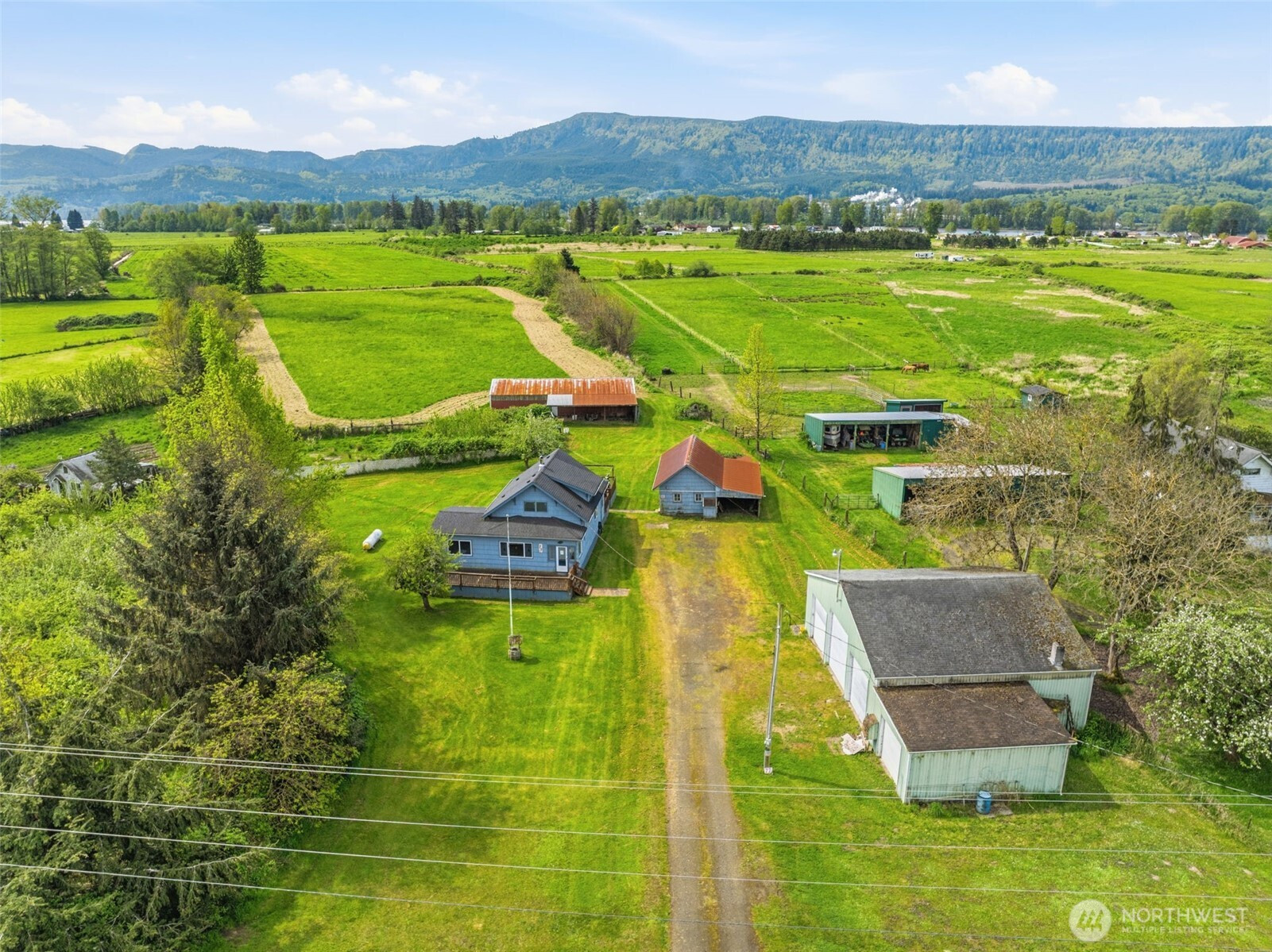 77 S Welcome Slough, Cathlamet, WA 98612