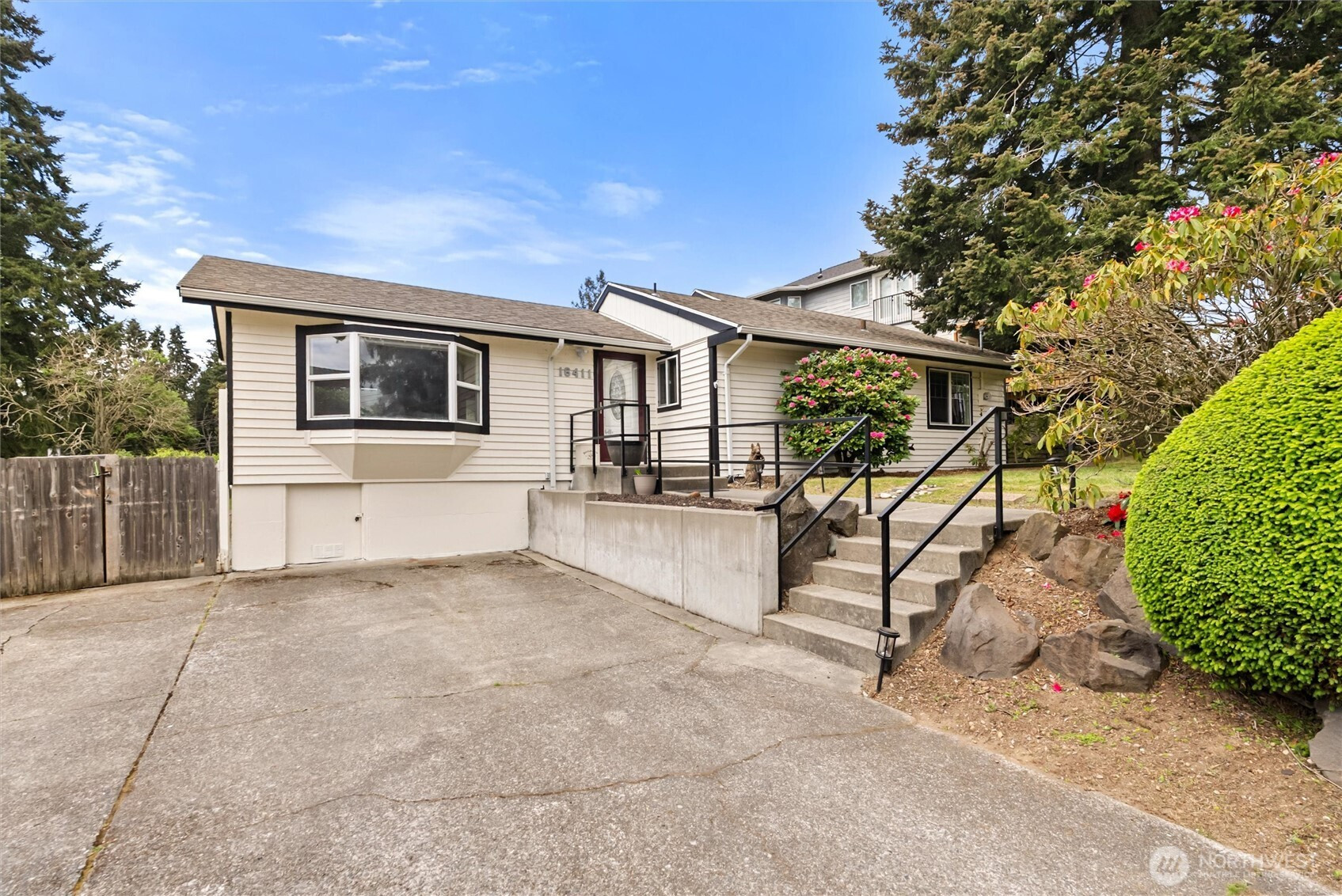 16411 10th Avenue SW, Burien, WA 98166