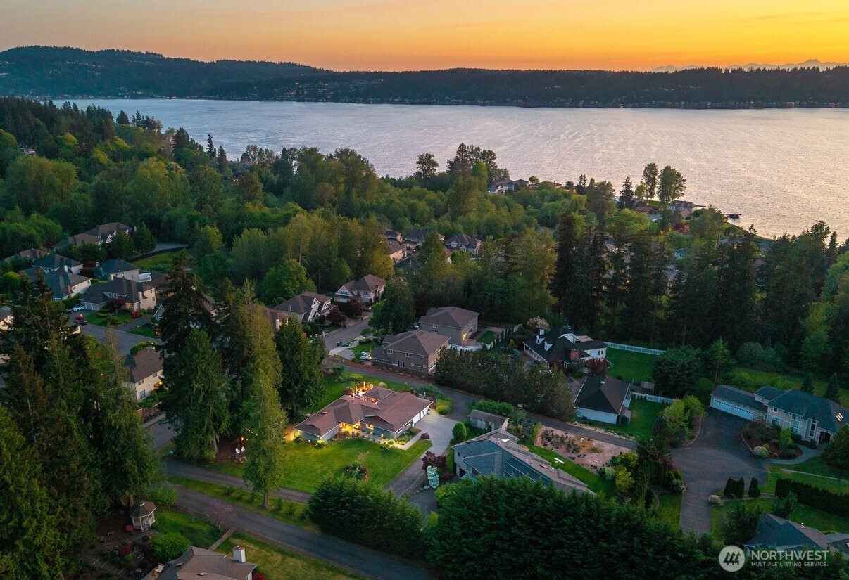 19828 SE 8th Street, Sammamish, WA 98074