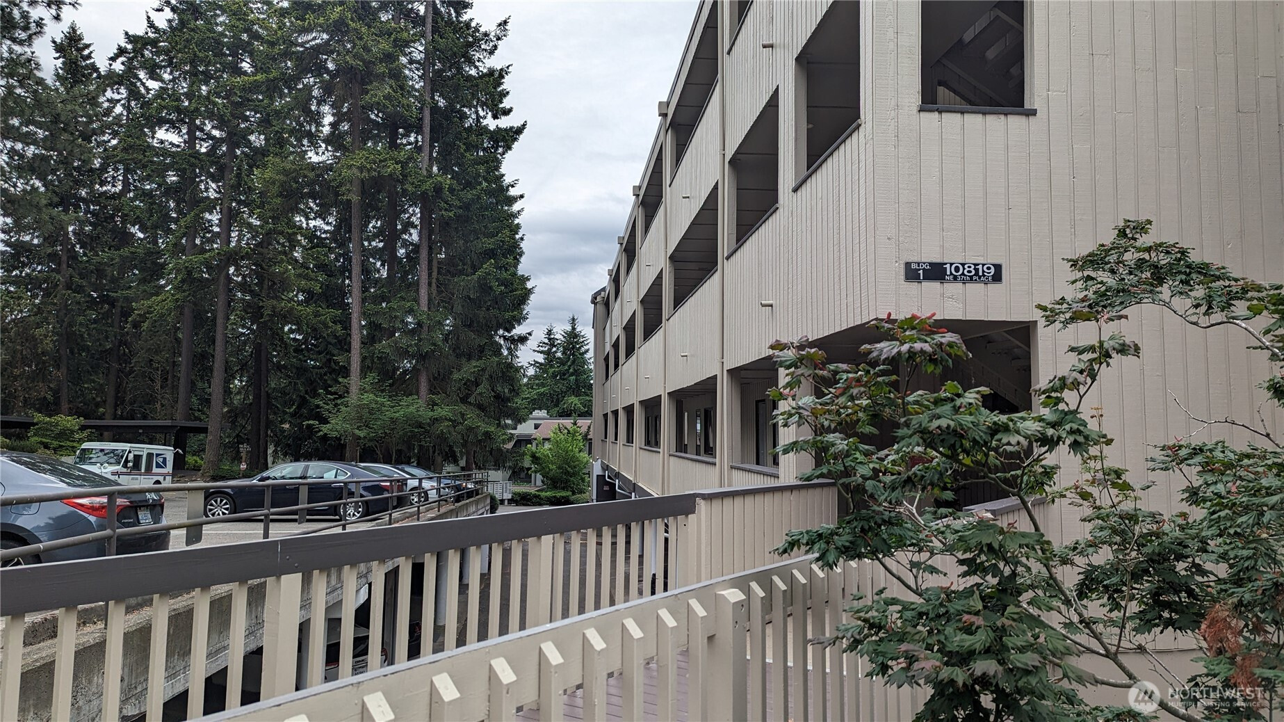 10819 NE 37th Place, Bellevue, WA 98004