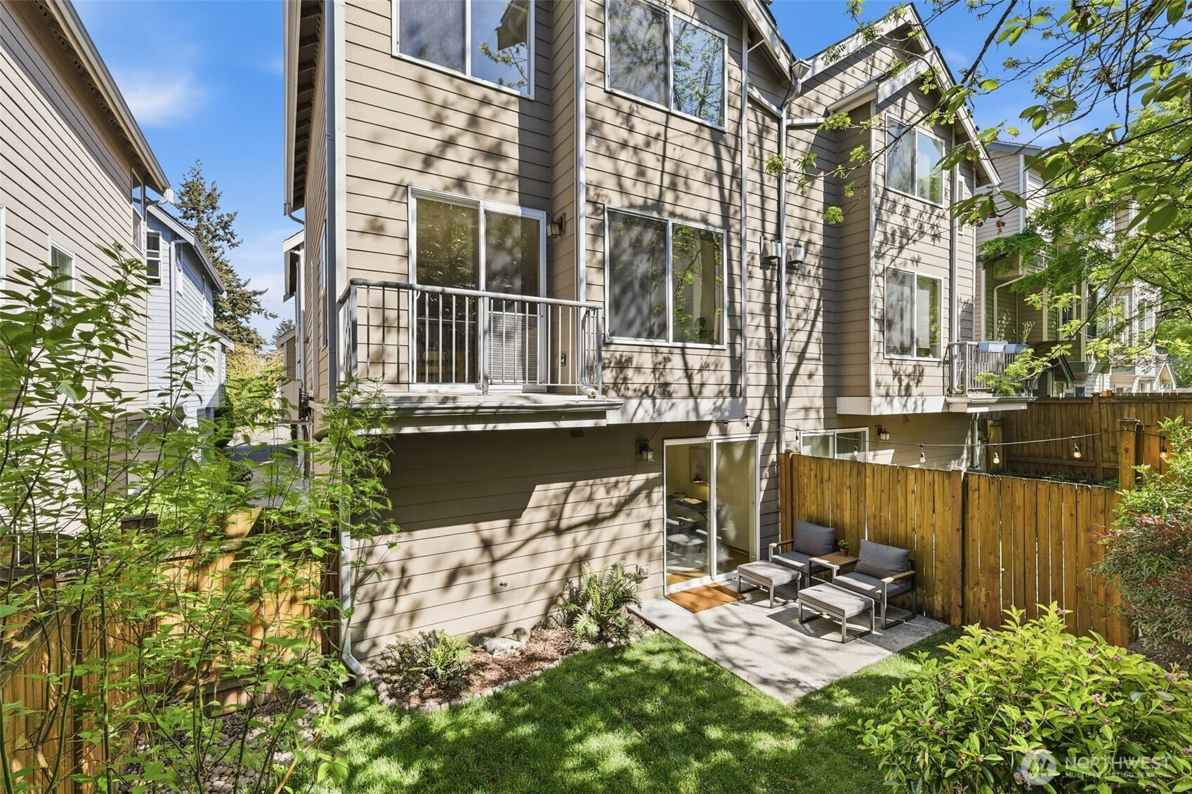 9243 Ashworth Avenue N, Seattle, WA 98103