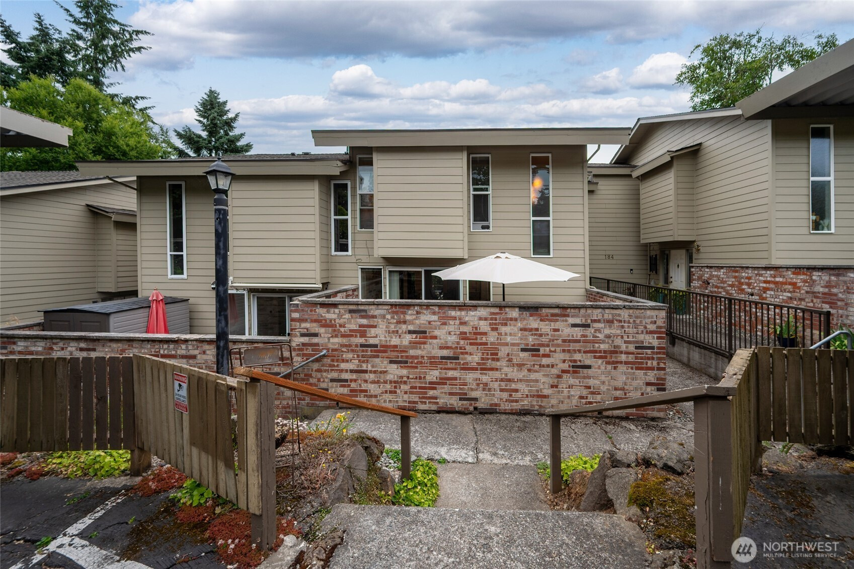 220 SW 200th Street, Normandy Park, WA 98166