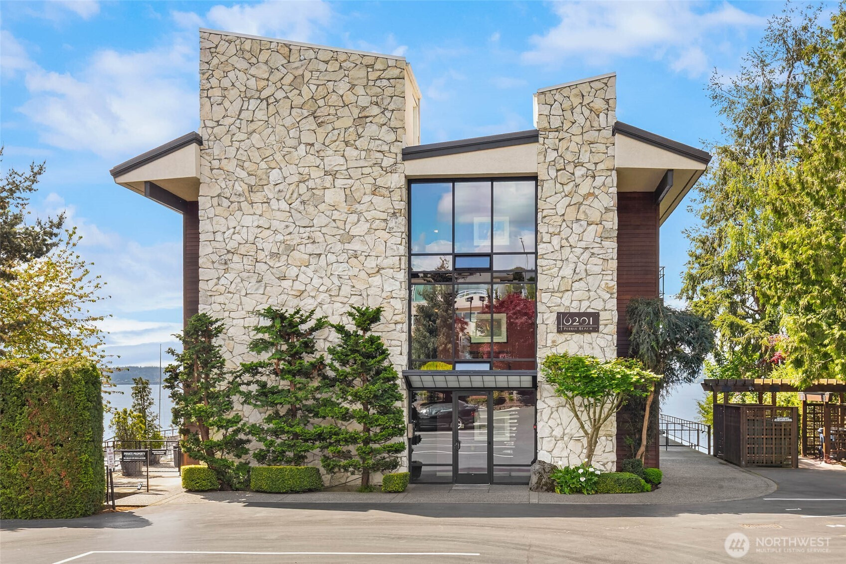 6201 Lake Washington Boulevard NE, Kirkland, WA 98033