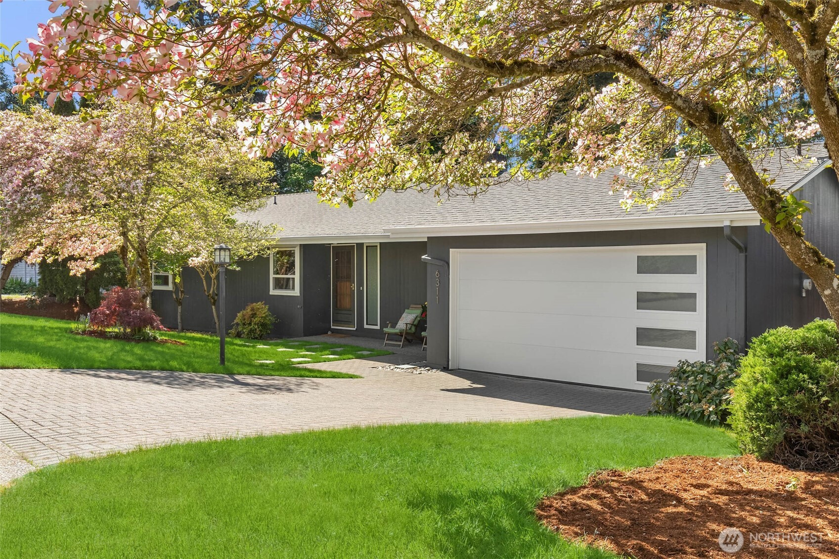 6311 121 Avenue SE, Bellevue, WA 98006