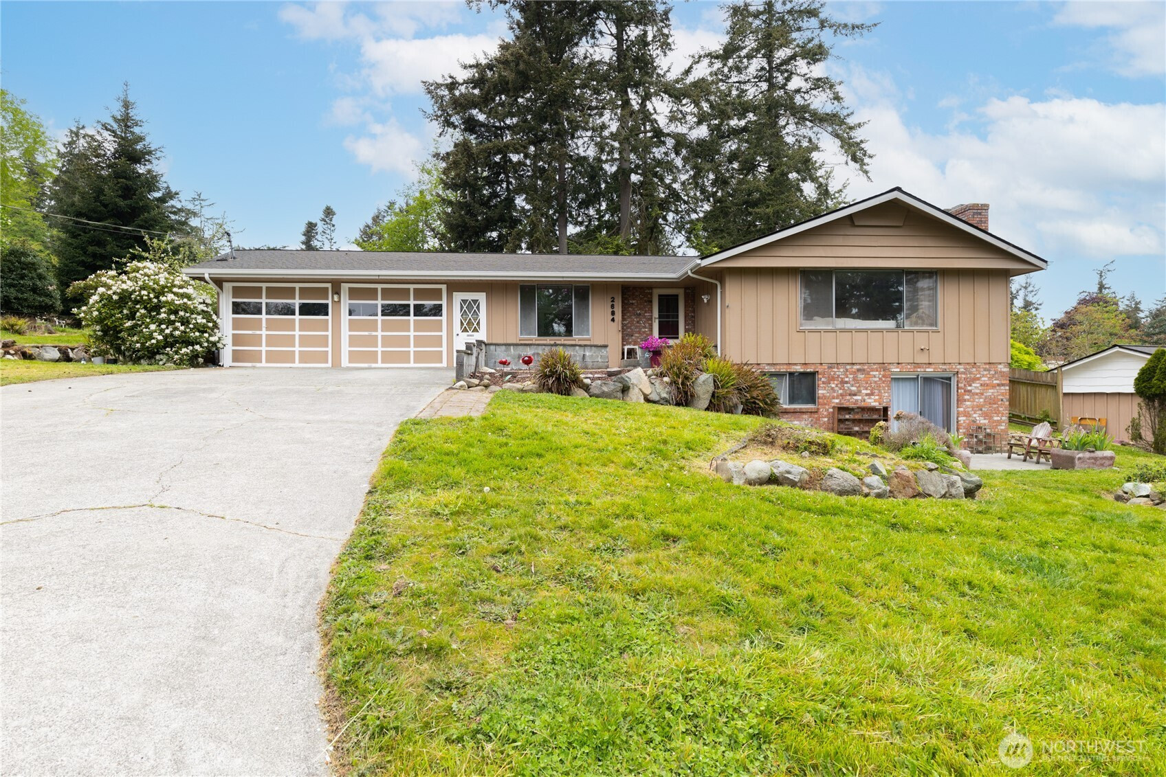 2684 Olympic Drive, Oak Harbor, WA 98277