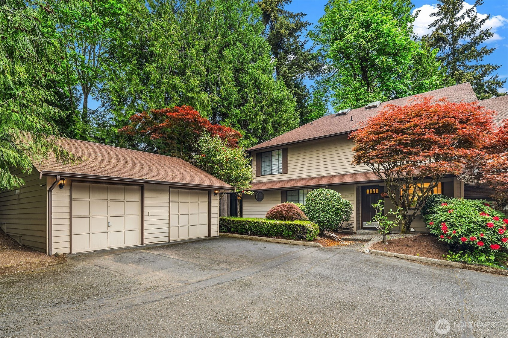 13706 NE 85th Street, Redmond, WA 98052