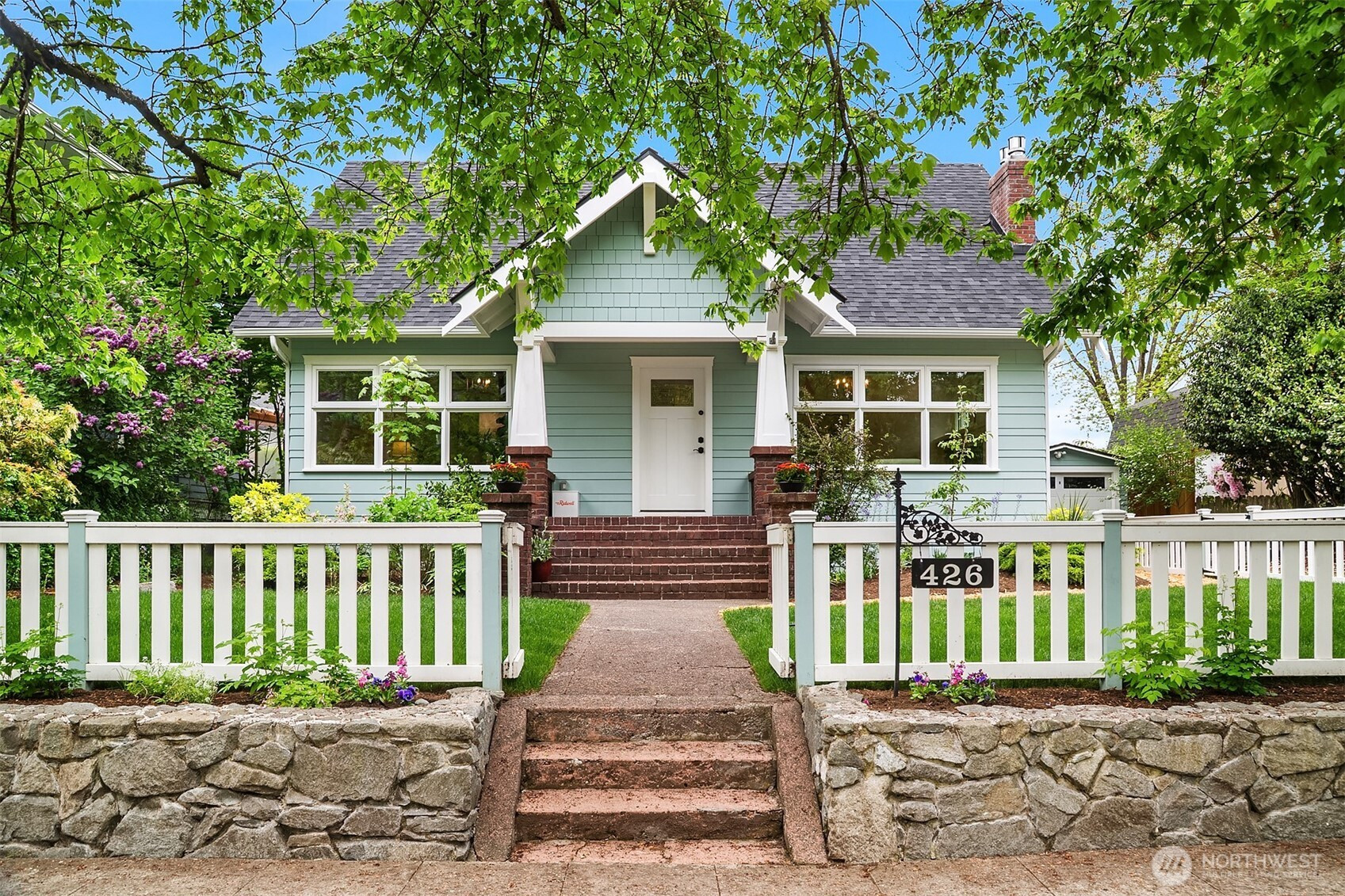 426 30th Avenue S, Seattle, WA 98144