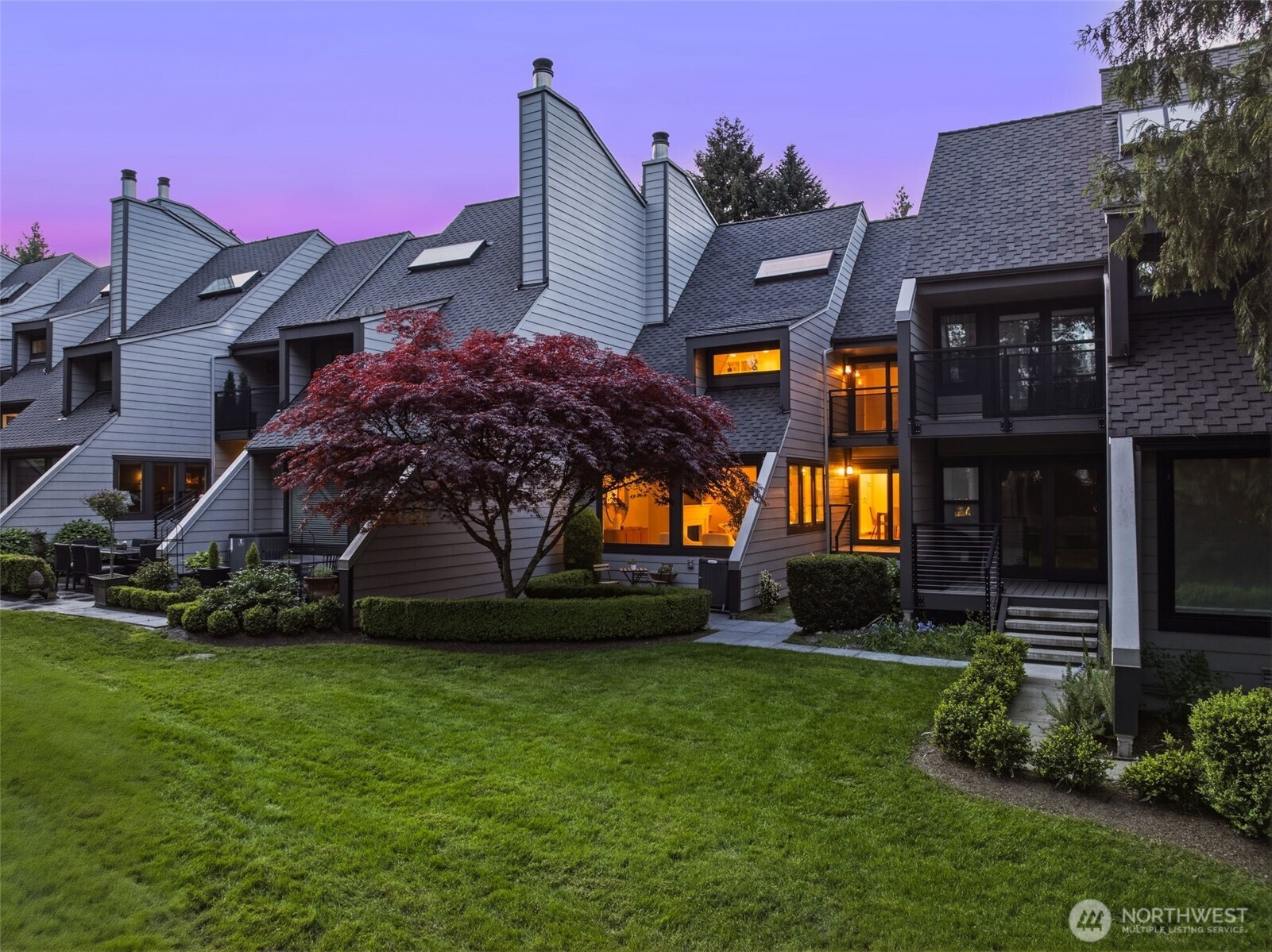 10327 NE 19th Place, Bellevue, WA 98004