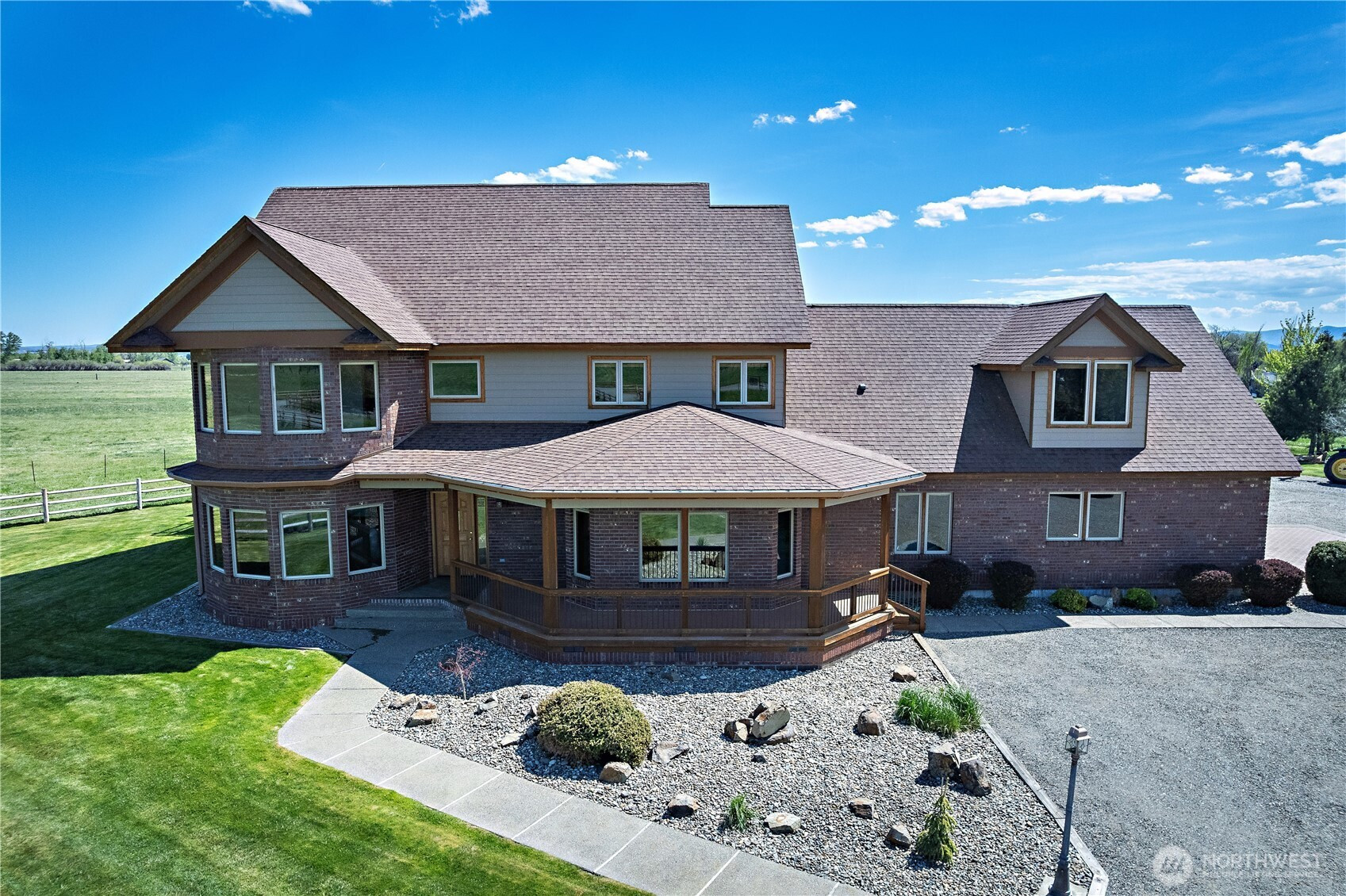 310 Mission View Drive, Elk Heights, WA 98926