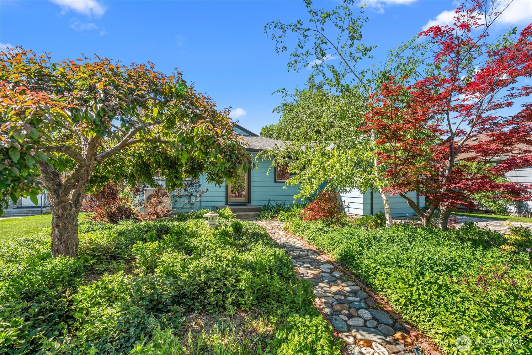 229 W Allen Avenue, Chelan, WA 98816