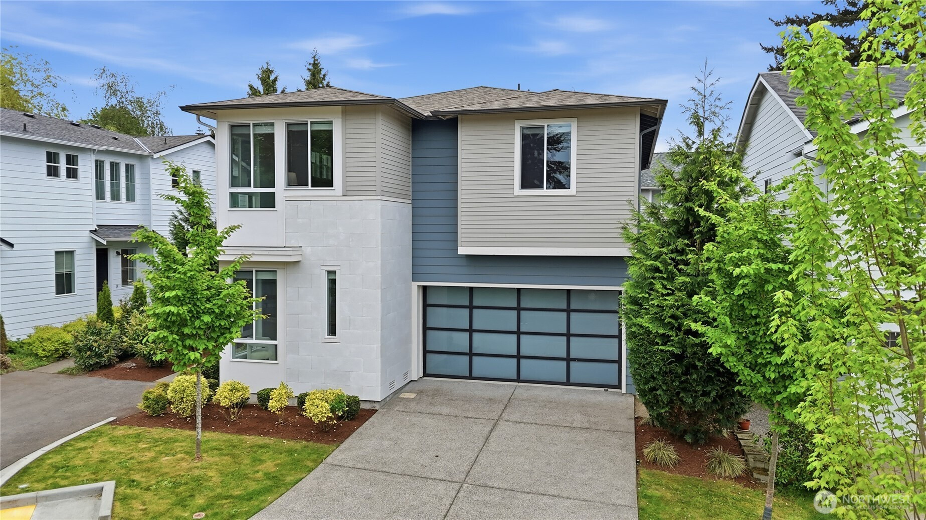 8215 NE 126th Drive, Kirkland, WA 98034