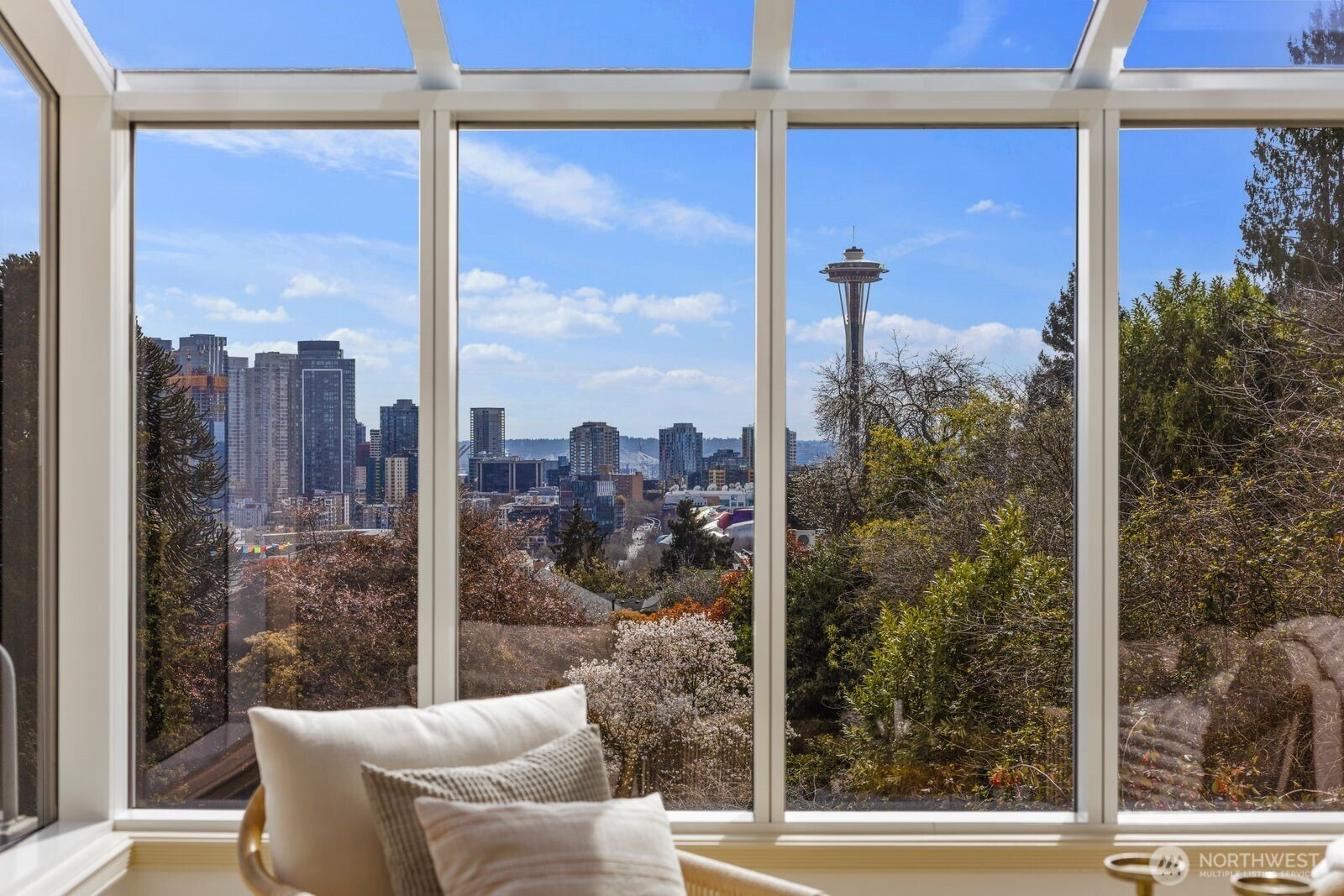1231 5th Avenue N, Seattle, WA 98109