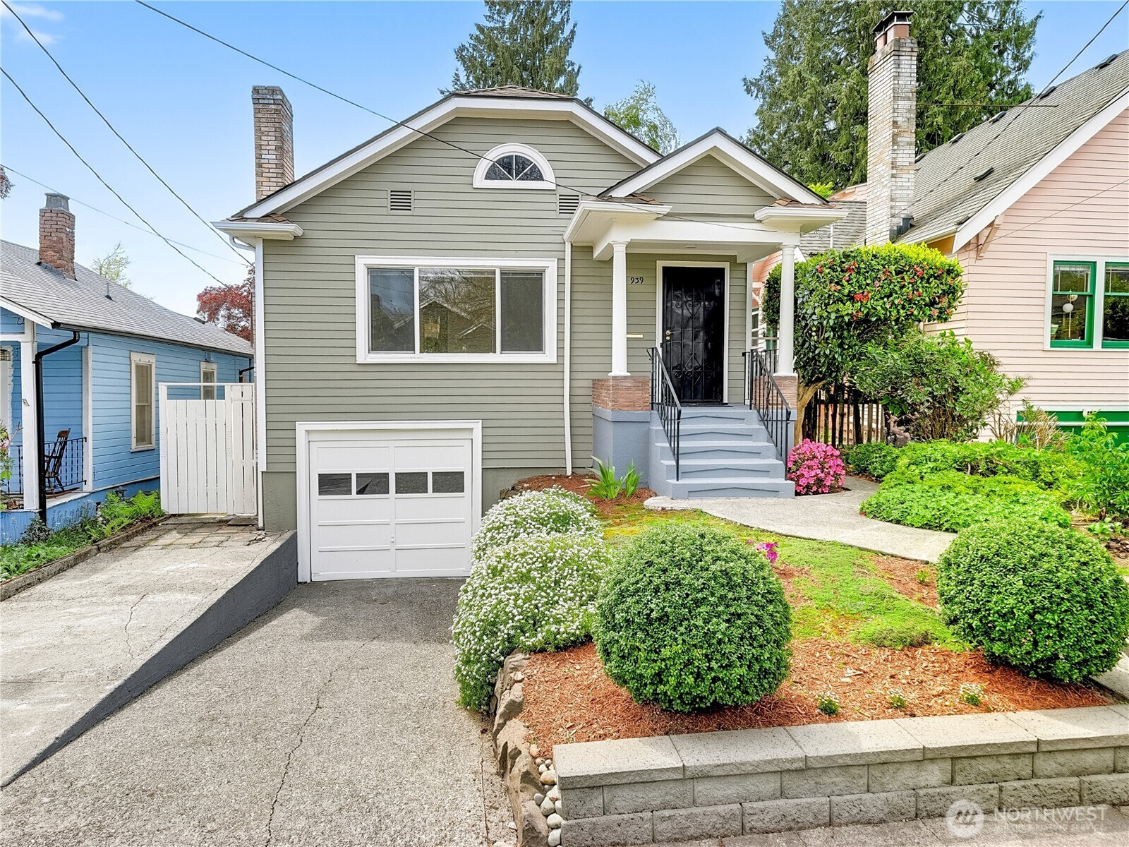 939 N 83rd Street, Seattle, WA 98103