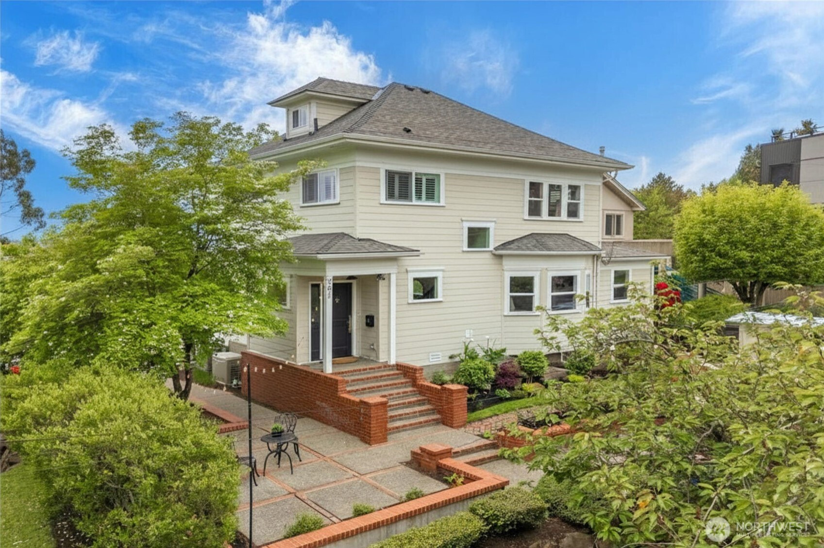 321 Lee Street, Seattle, WA 98109