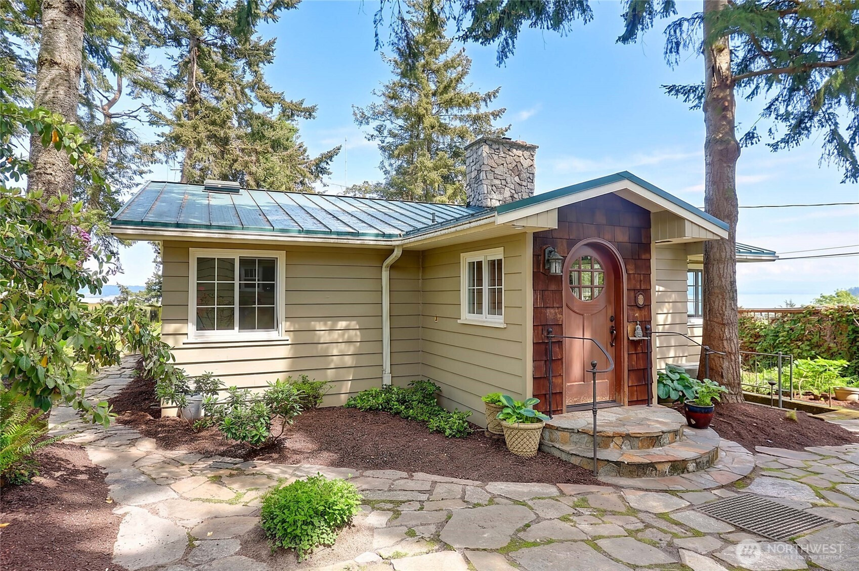 386 Shore Drive, Camano Island, WA 98282