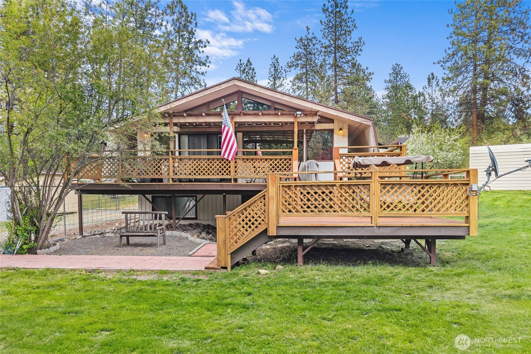 1367 Kettle Park Road, Kettle Falls, WA 99141