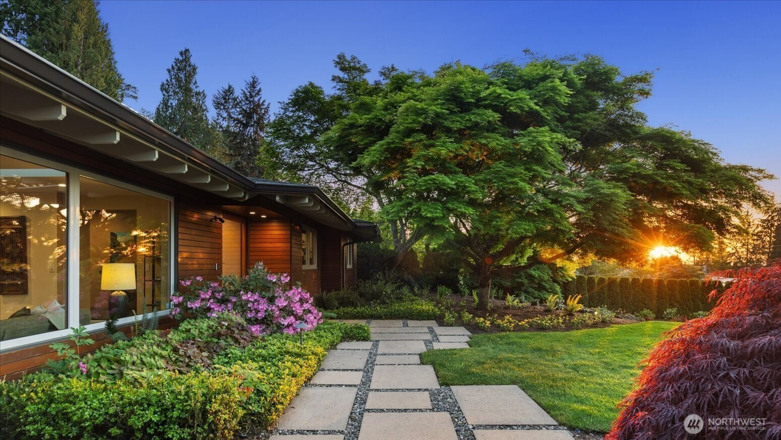 8320 Frederick Place, Edmonds, WA 98026