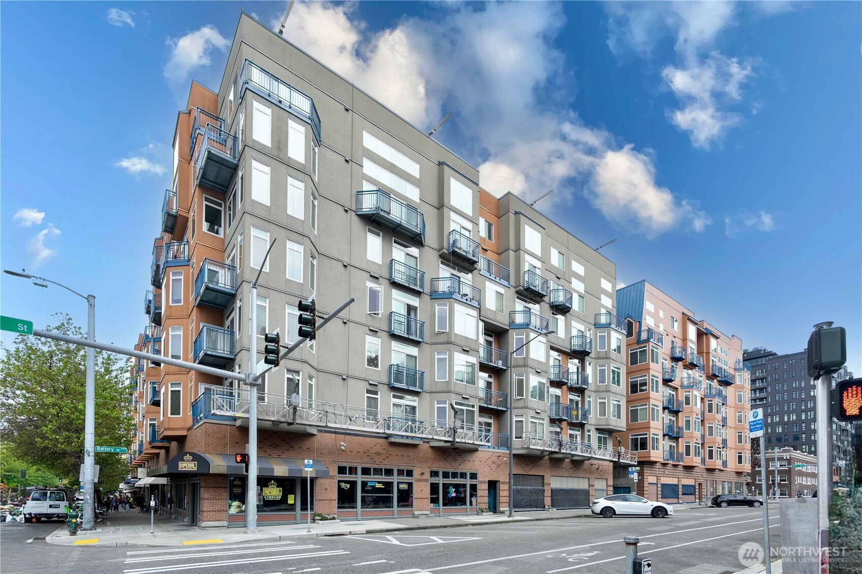 2415 2nd Avenue, Seattle, WA 98121