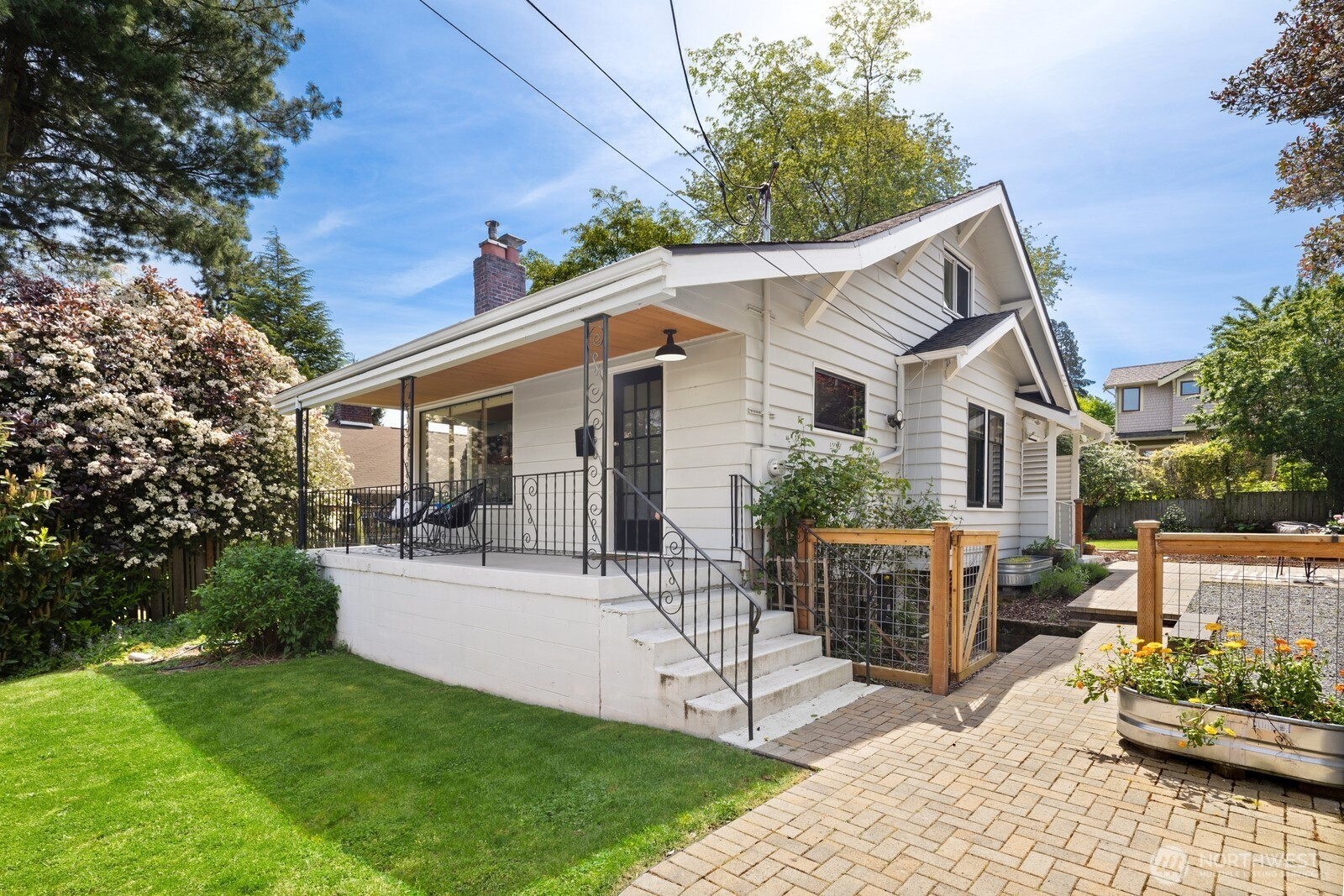 457 N 65th Street, Seattle, WA 98103