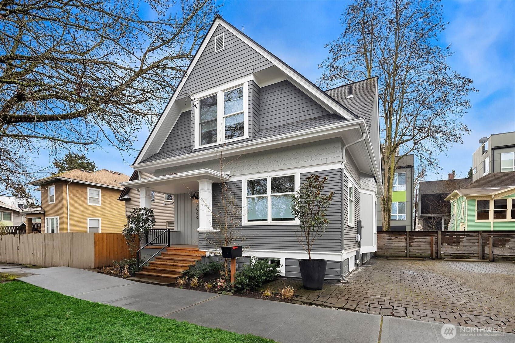 2009 E John Street, Seattle, WA 98112