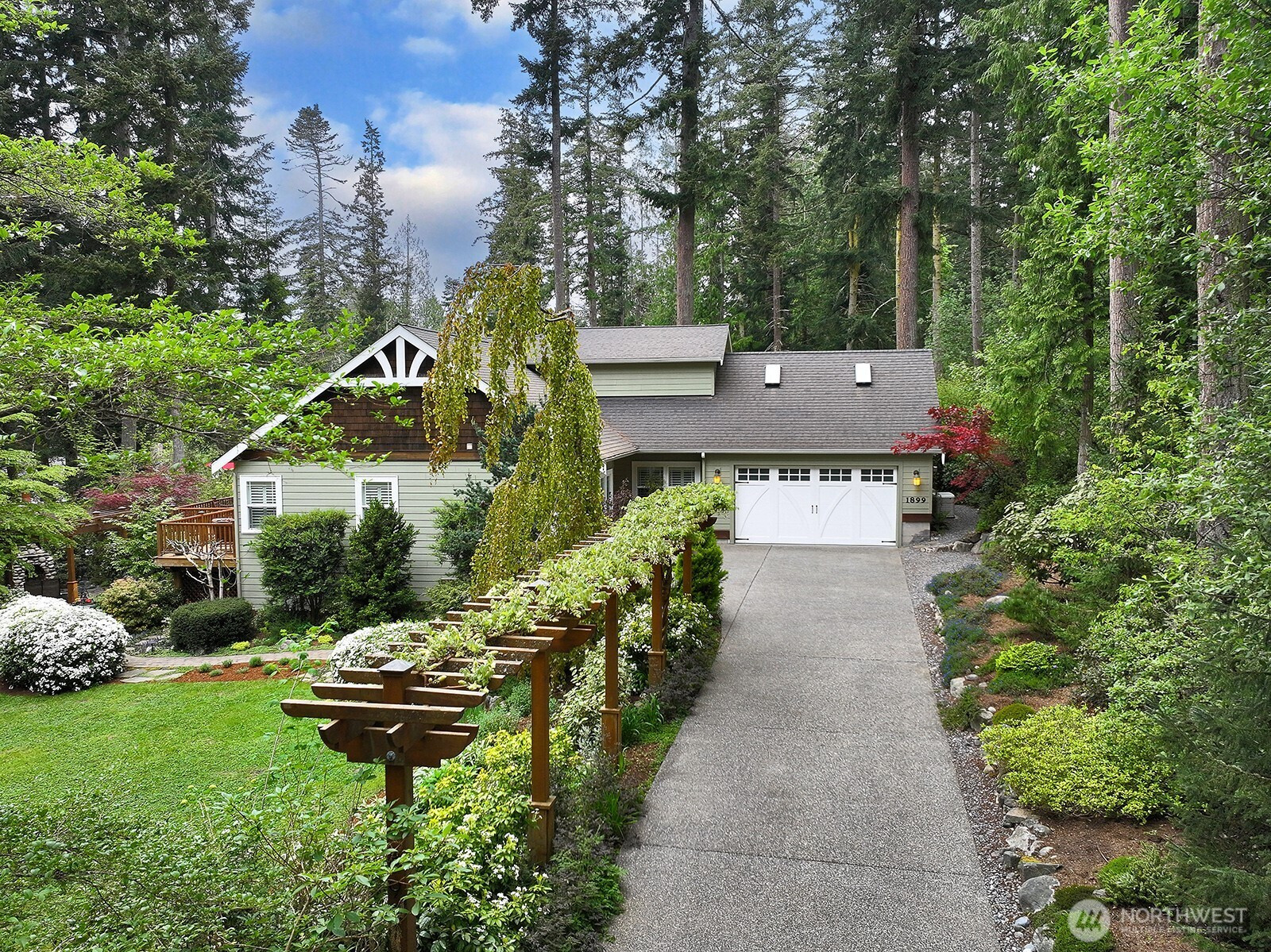 1899 Beverly Beach Road, Freeland, WA 98249