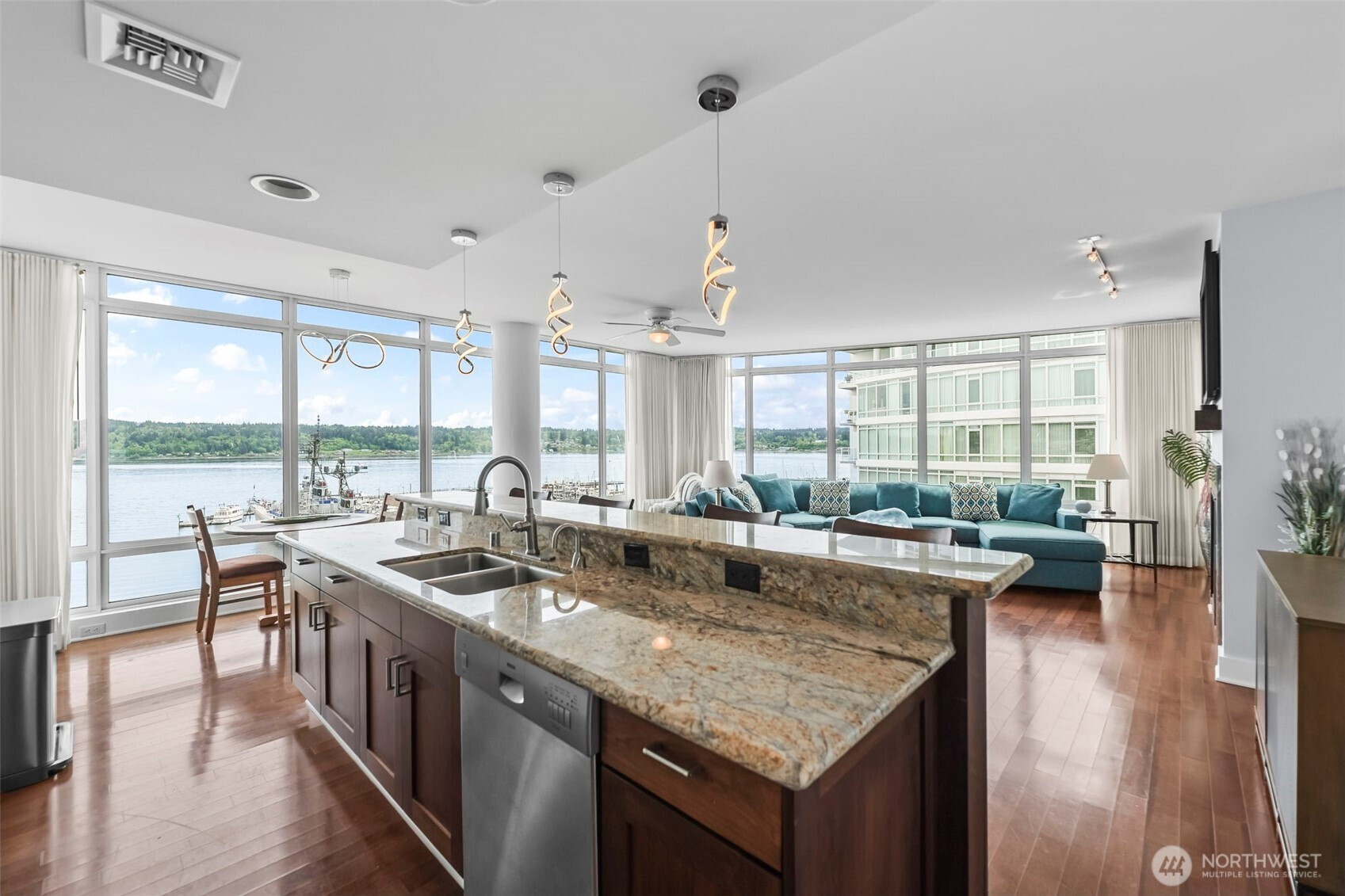 360 Washington Avenue, Bremerton, WA 98337