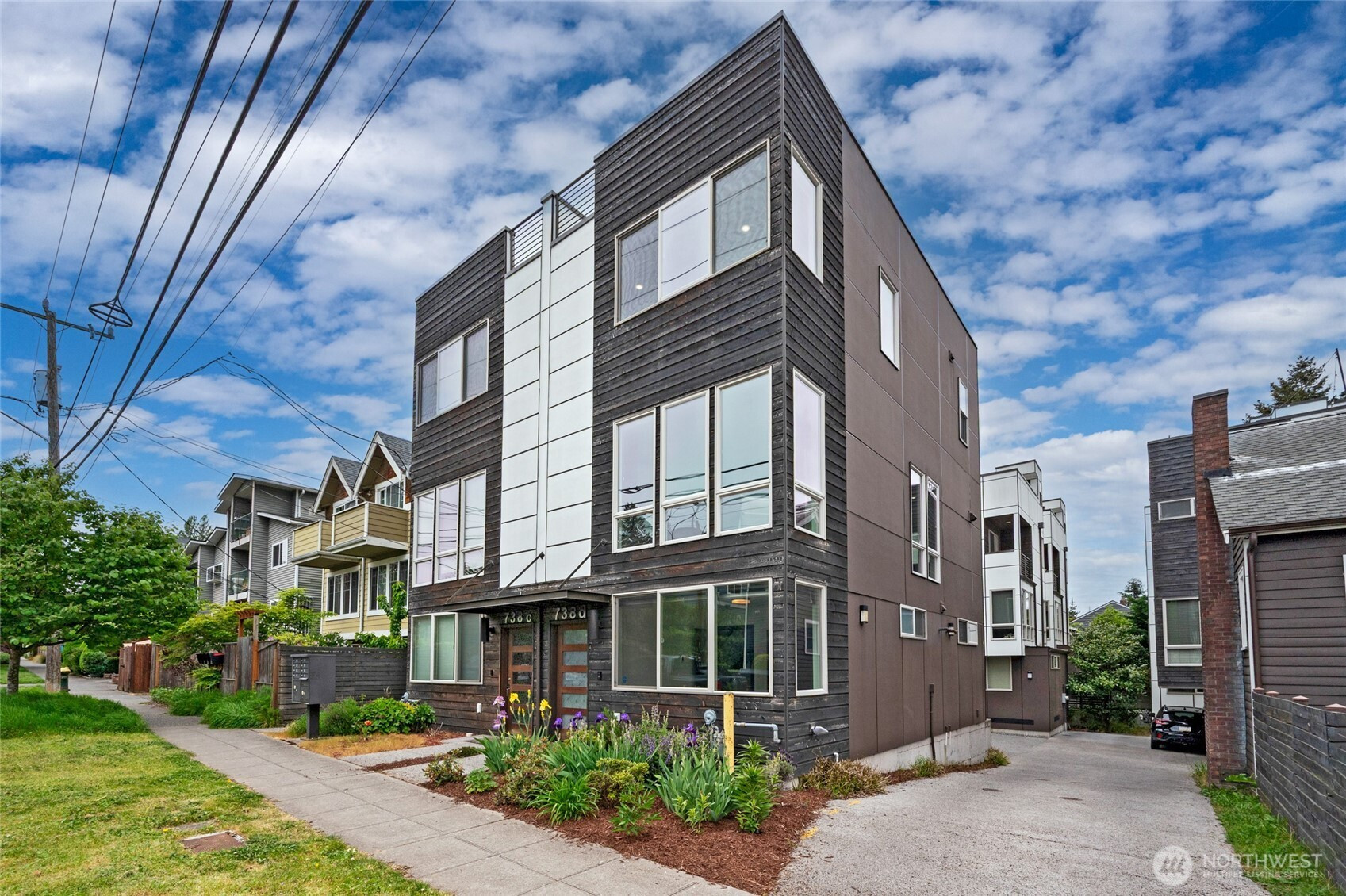 738 D N 95th, Seattle, WA 98103