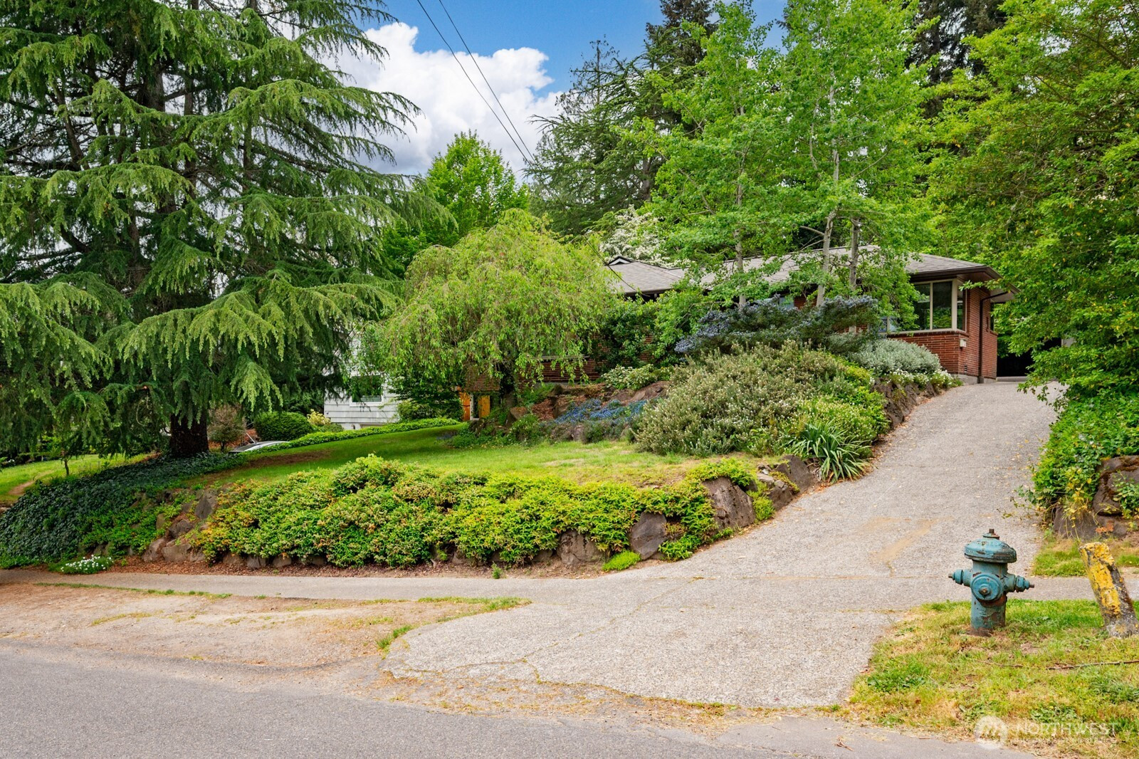 2624 NE 82nd Street, Seattle, WA 98115