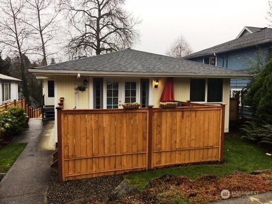1834 27th Avenue, Seattle, WA 98122