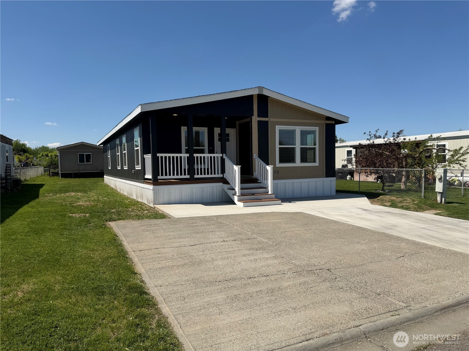 205 Pleasant Avenue, Grandview, WA 98930