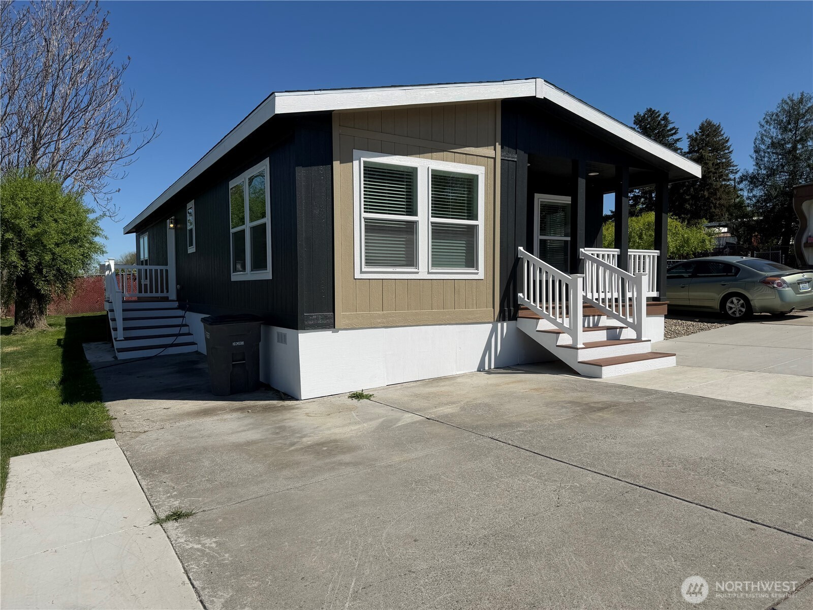 402 Maple Avenue, Sunnyside, WA 98944