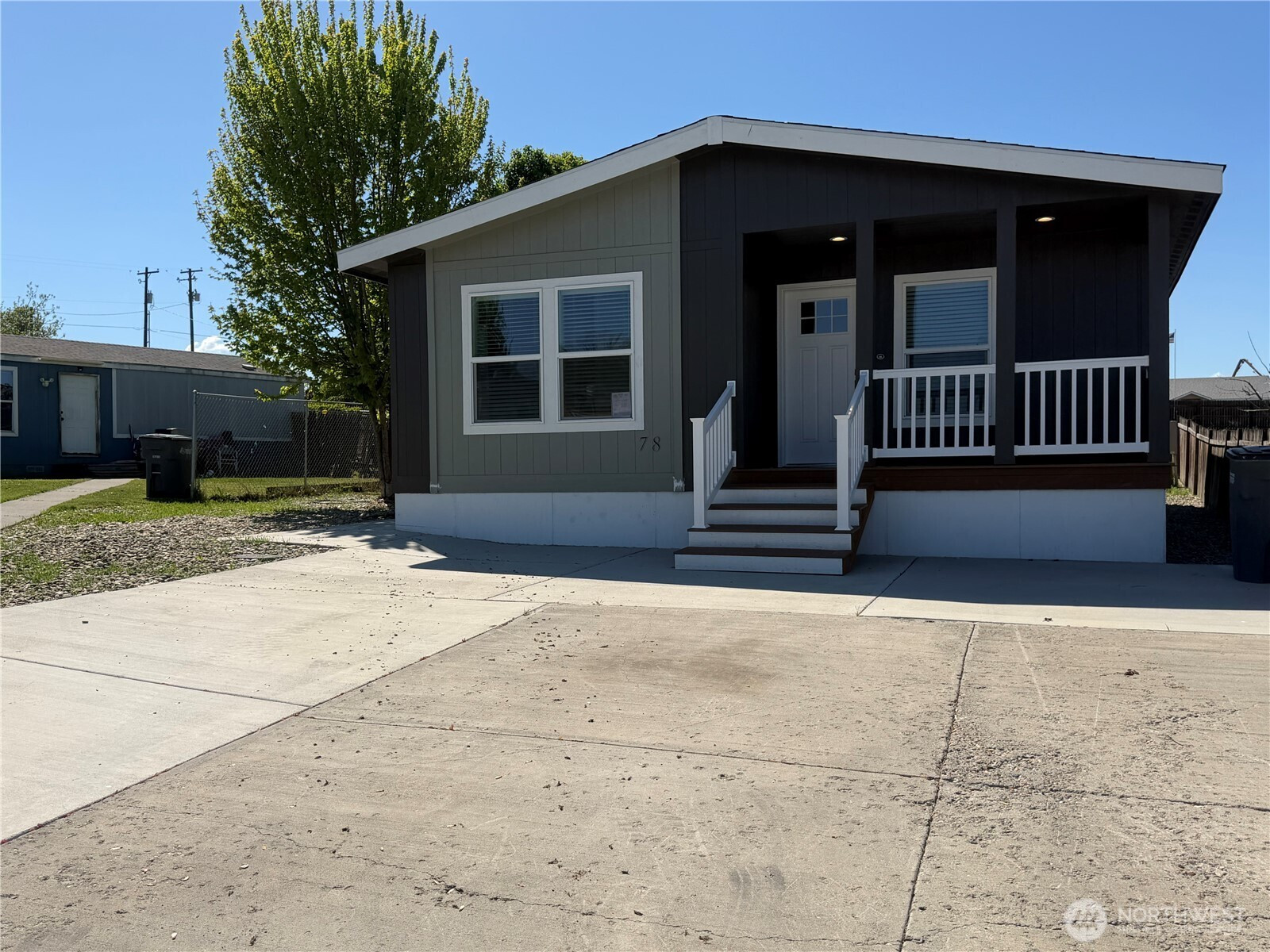 402 Maple Avenue, Sunnyside, WA 98944