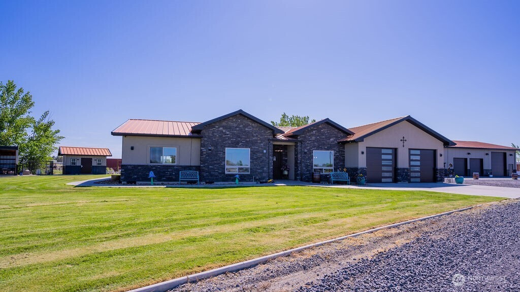 3962 Road F NE, Moses Lake, WA 98837